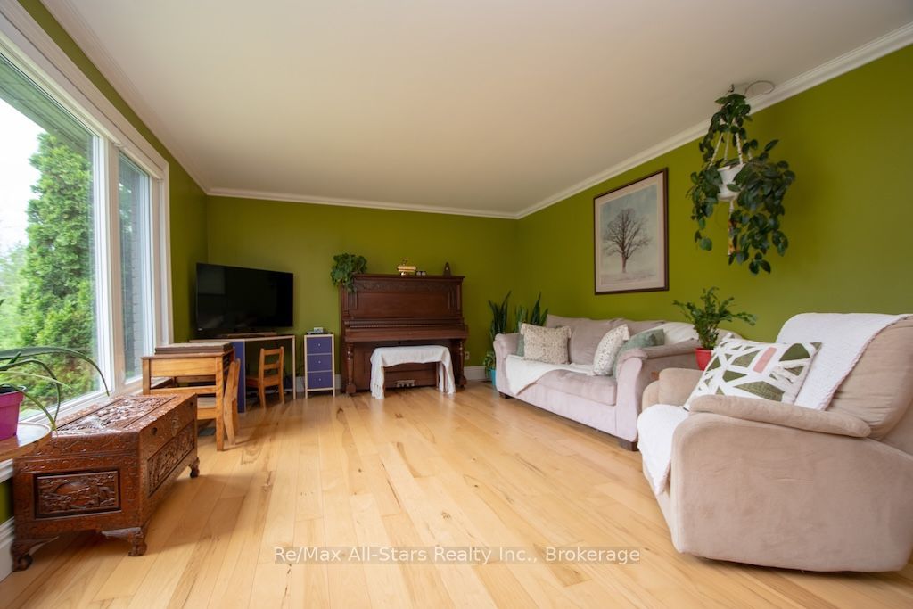 1571 Elm Tree Road Property Photo 4