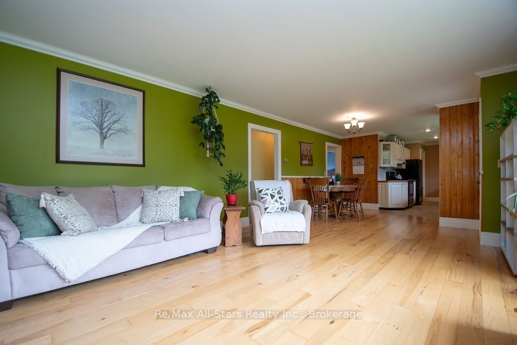 1571 Elm Tree Road Property Photo 6