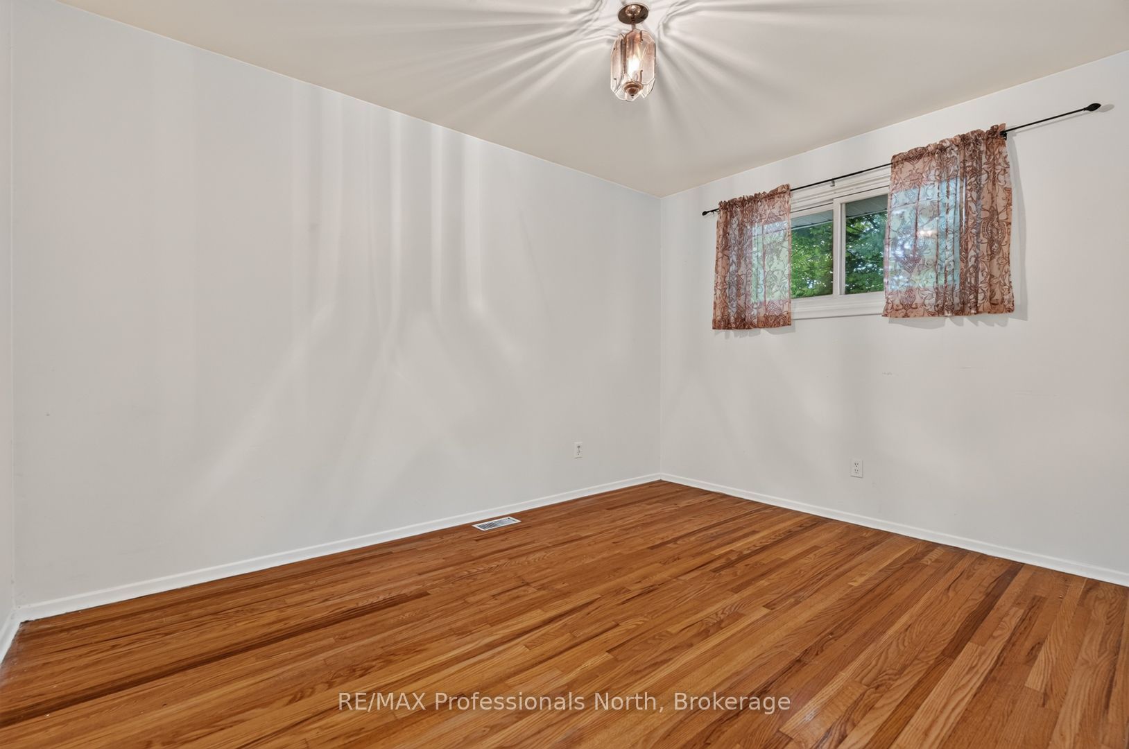 12 Anthony Court Property Photo 26