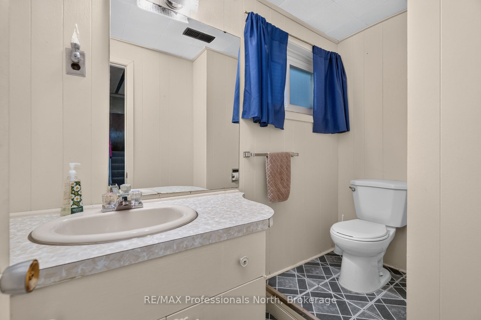 12 Anthony Court Property Photo 33