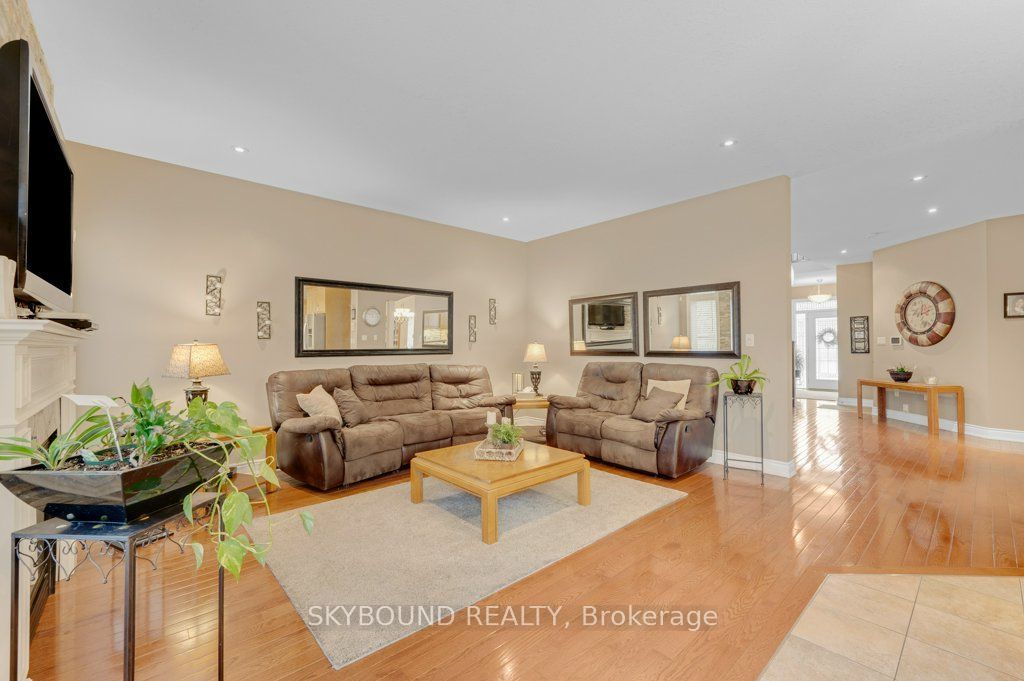 365 Valridge Drive Property Photo 17