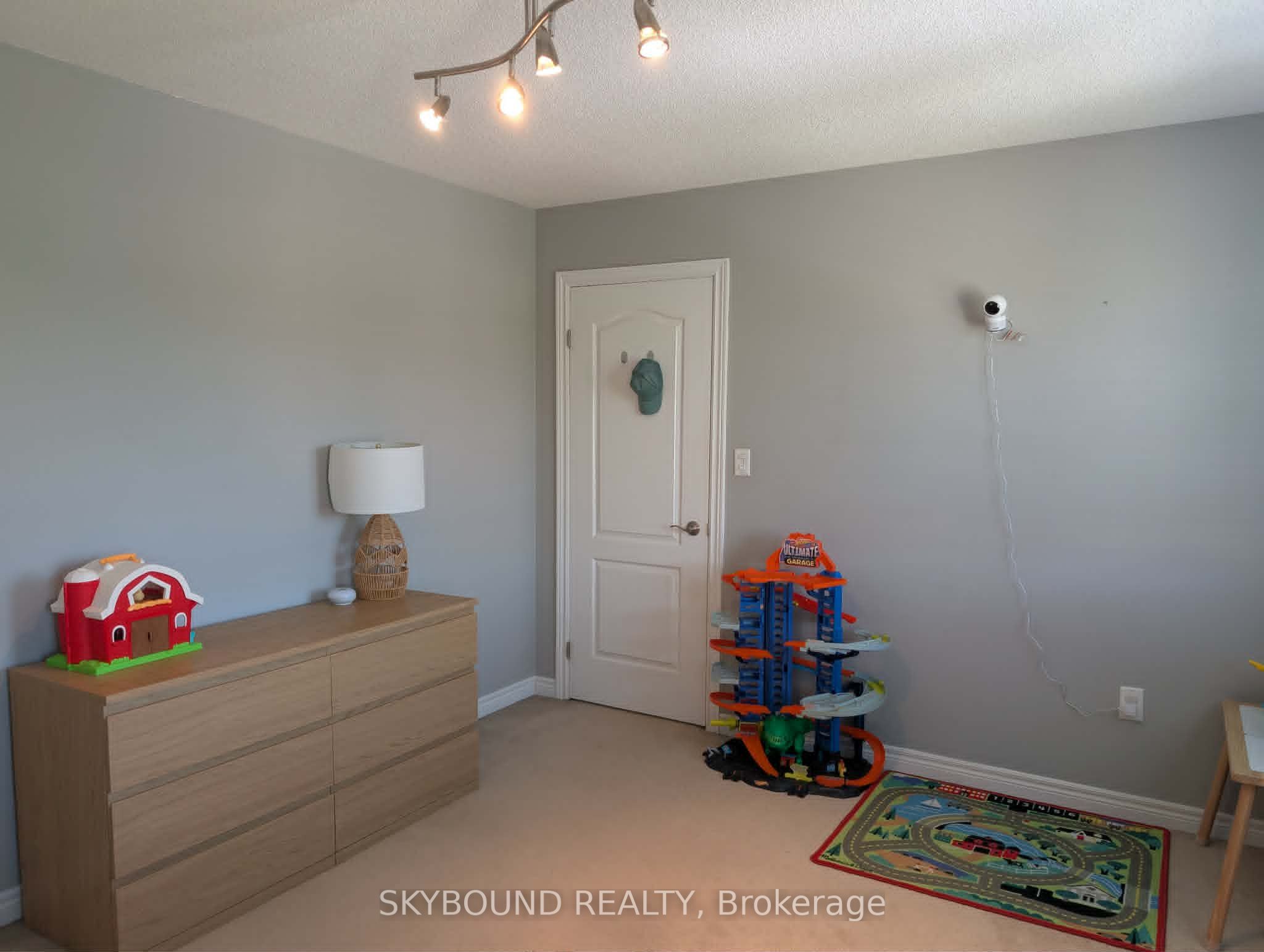 365 Valridge Drive Property Photo 26