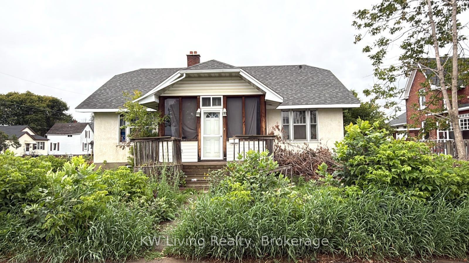 279 Amelia Street W Property Photo 1