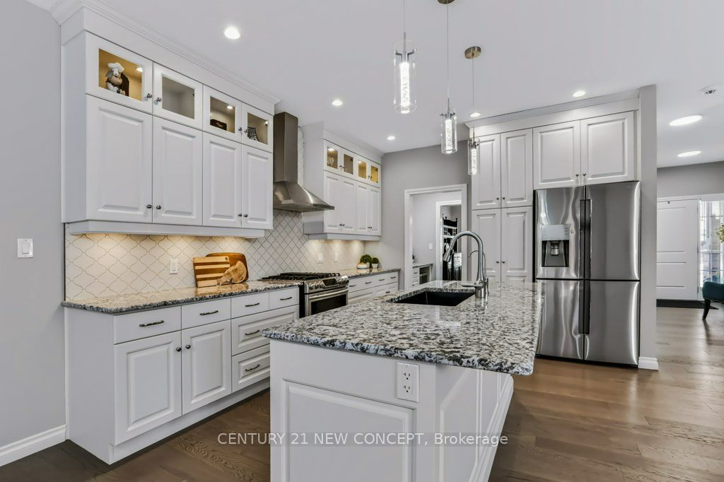196 Juno Crescent Property Photo 8