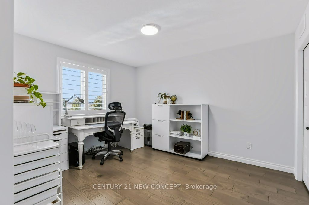 196 Juno Crescent Property Photo 24