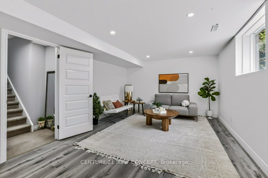196 Juno Crescent Property Photo 29