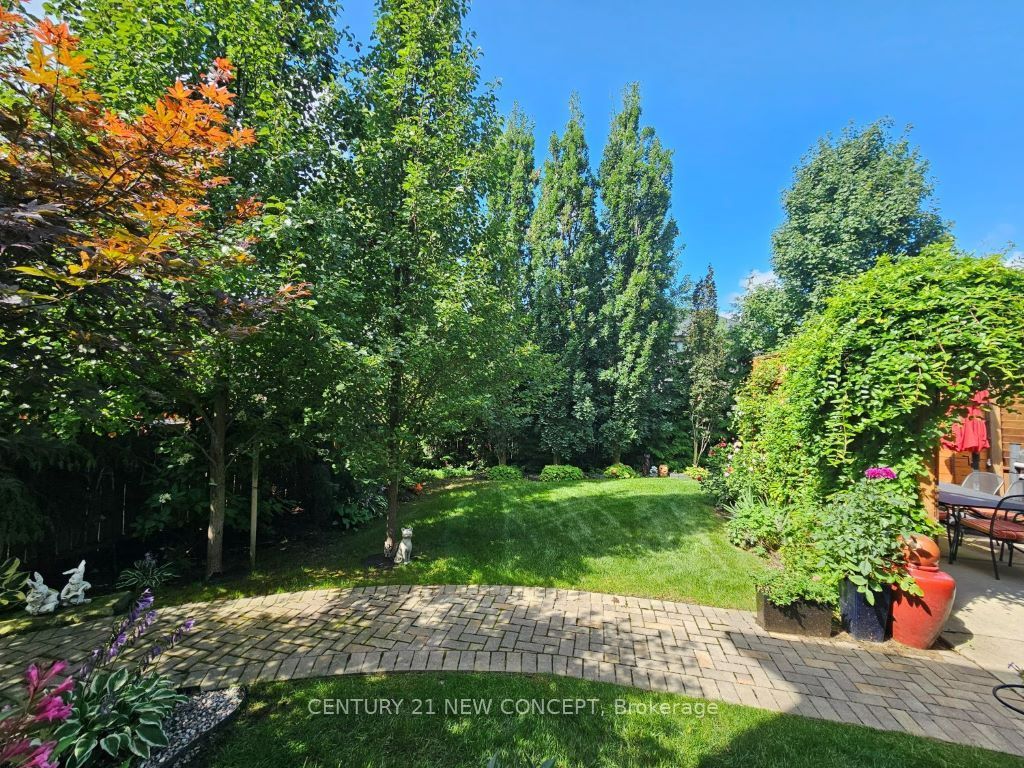 196 Juno Crescent Property Photo 36