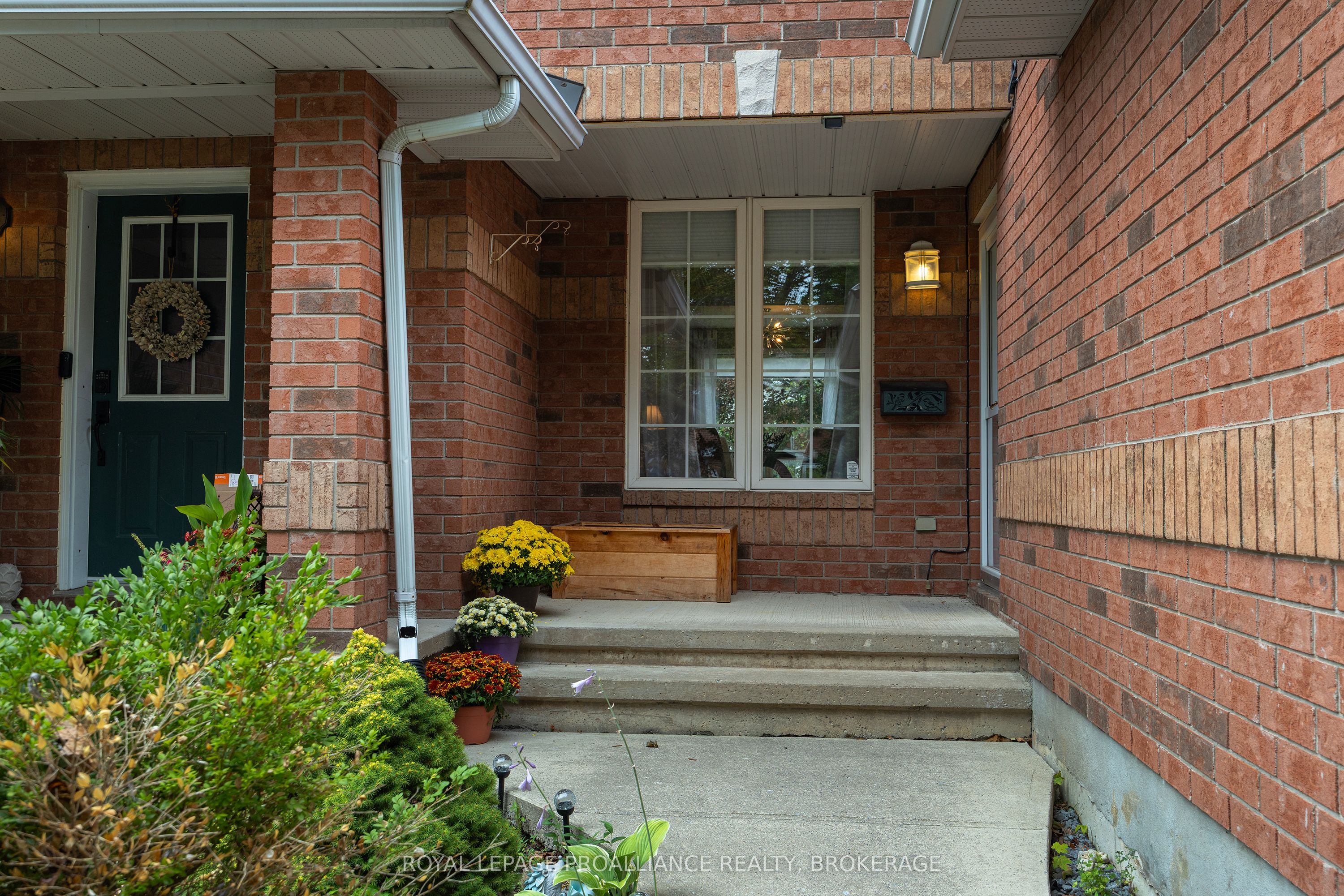 562 Quail Court Property Photo 3
