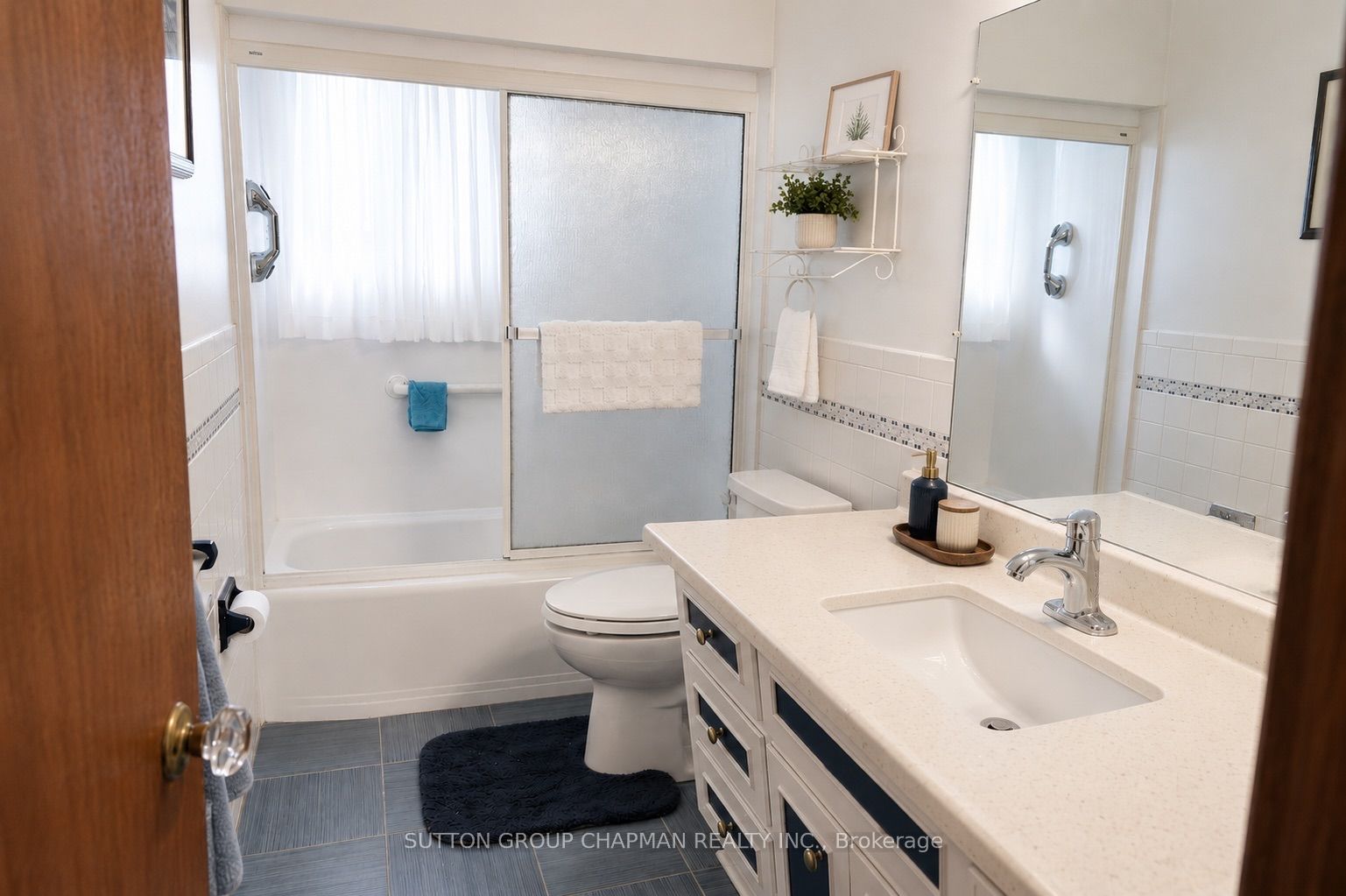 965 Osgoode Drive Property Photo 14