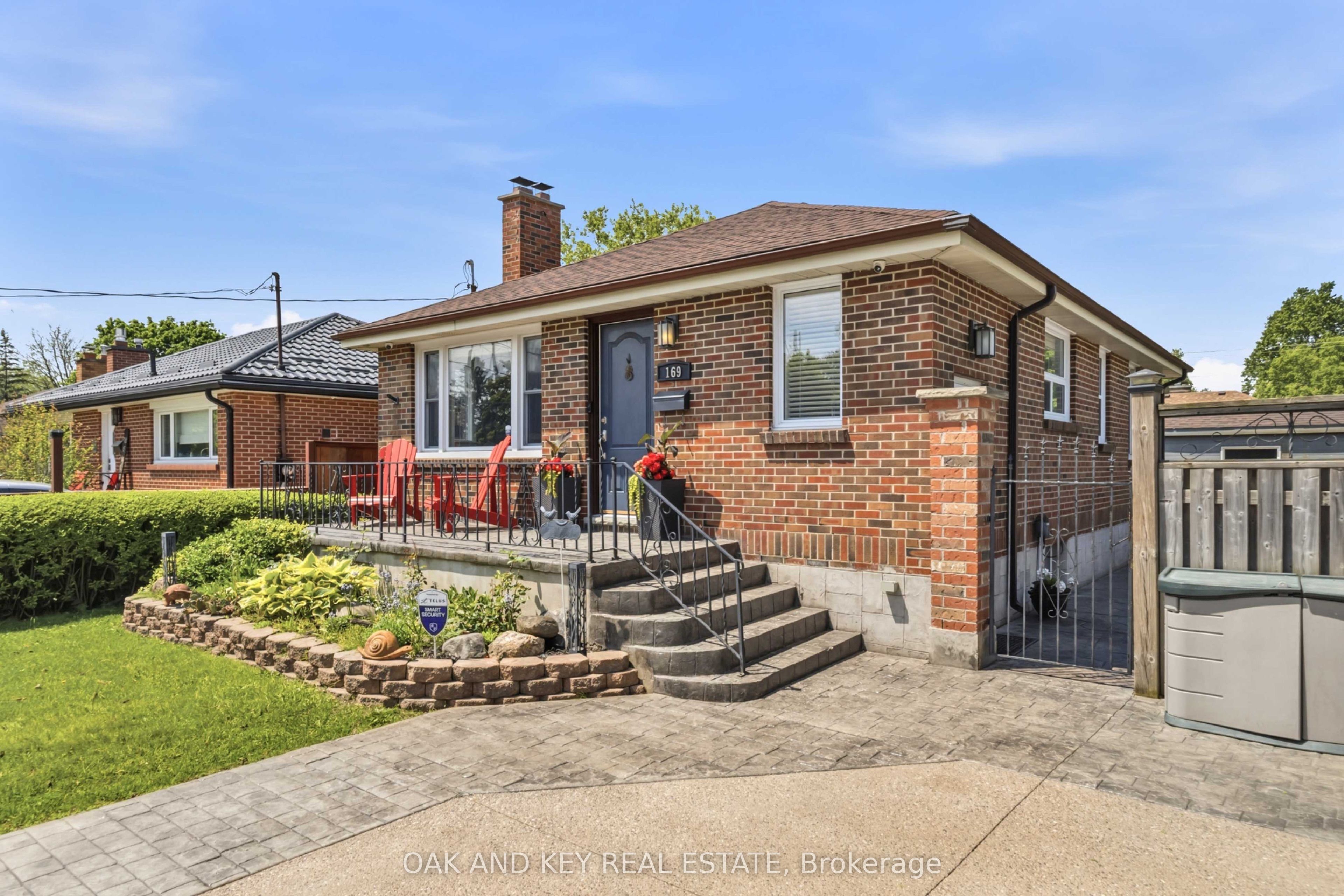 169 Ellsworth Crescent Property Photo 3