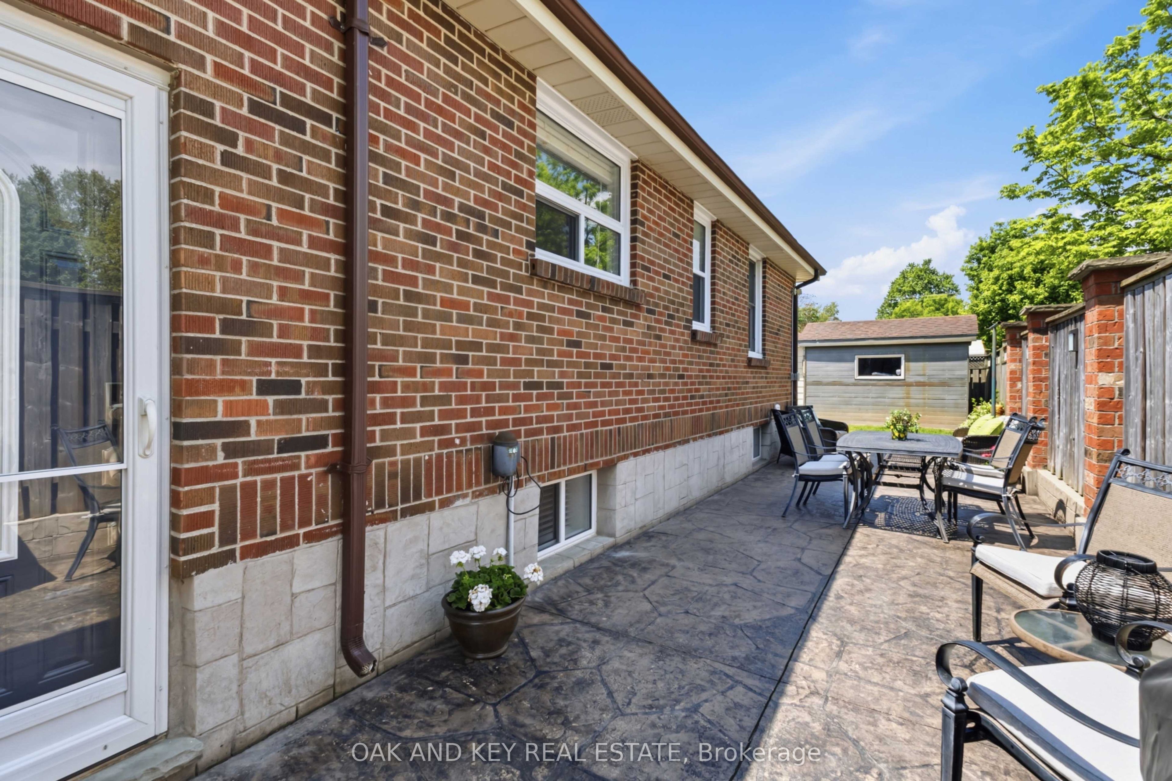 169 Ellsworth Crescent Property Photo 34