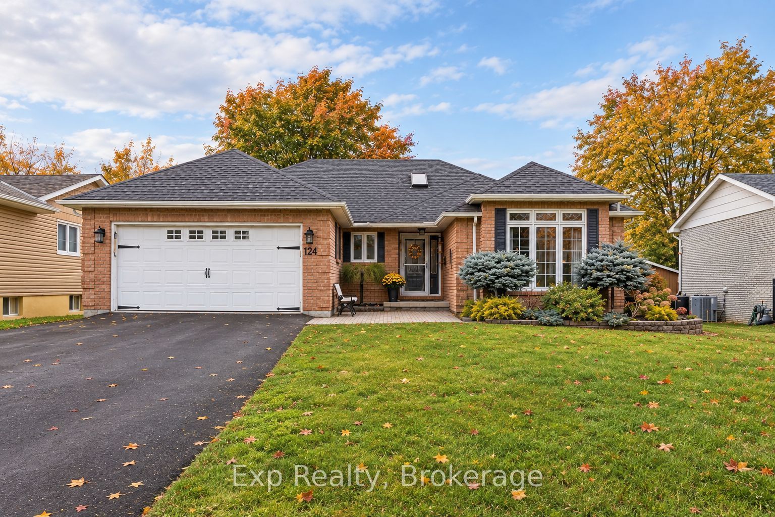 121 Simcoe Street