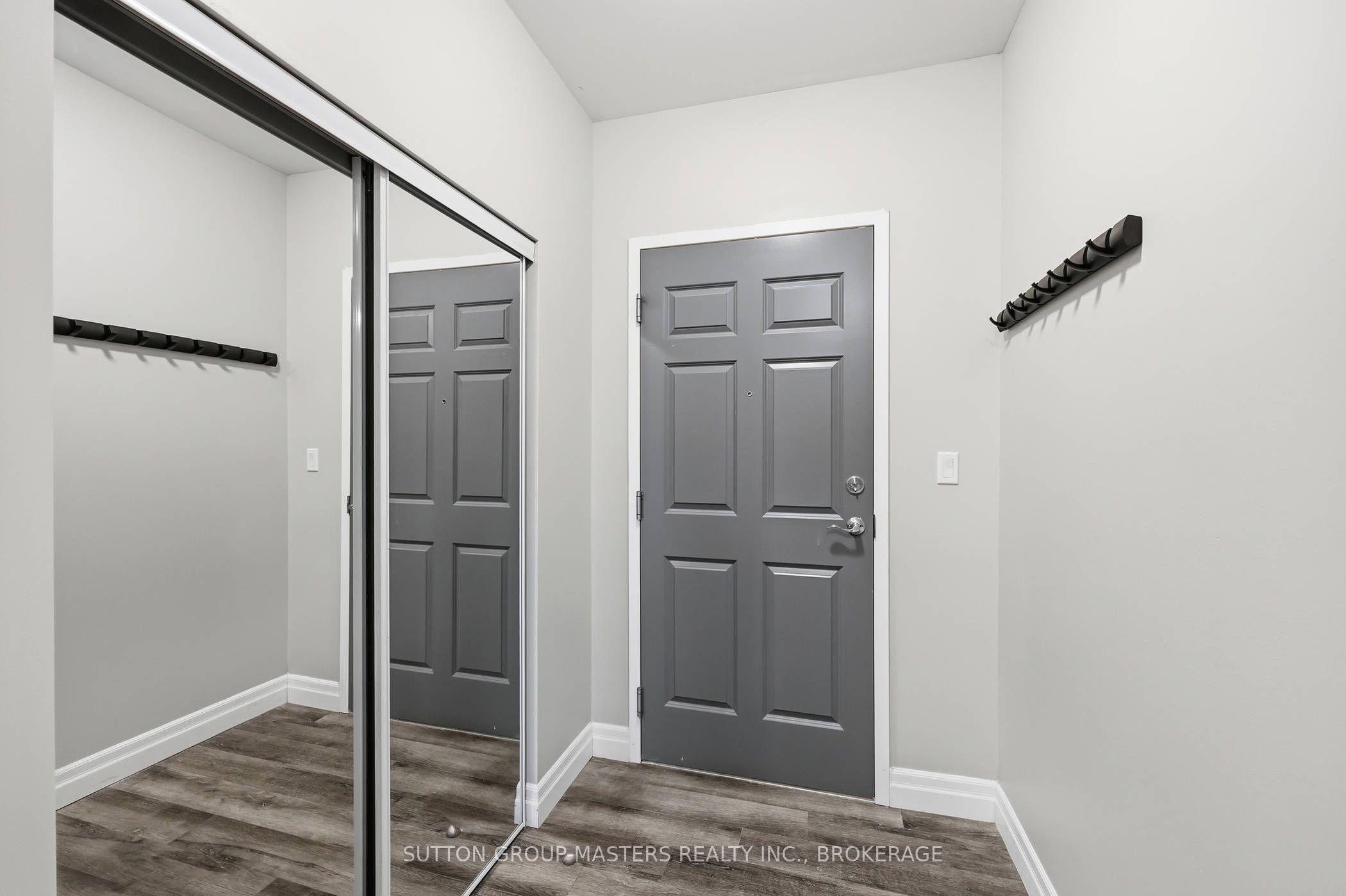 501 Frontenac Street 413 Property Photo 4