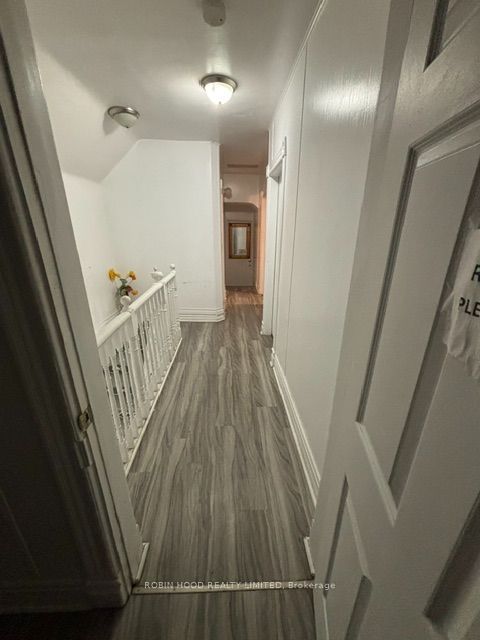 173 Adelaide Street N Property Photo 19