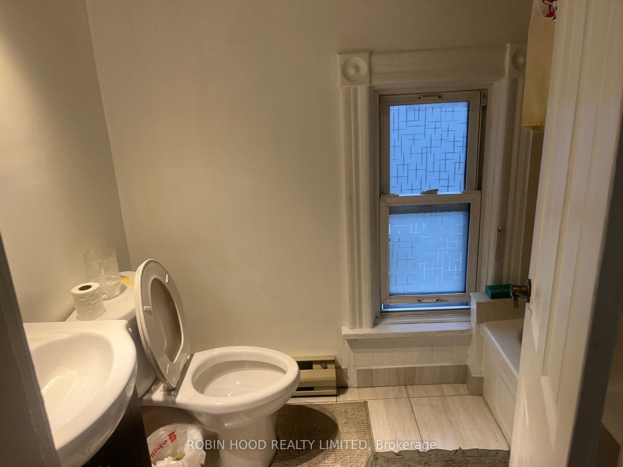 173 Adelaide Street N Property Photo 25