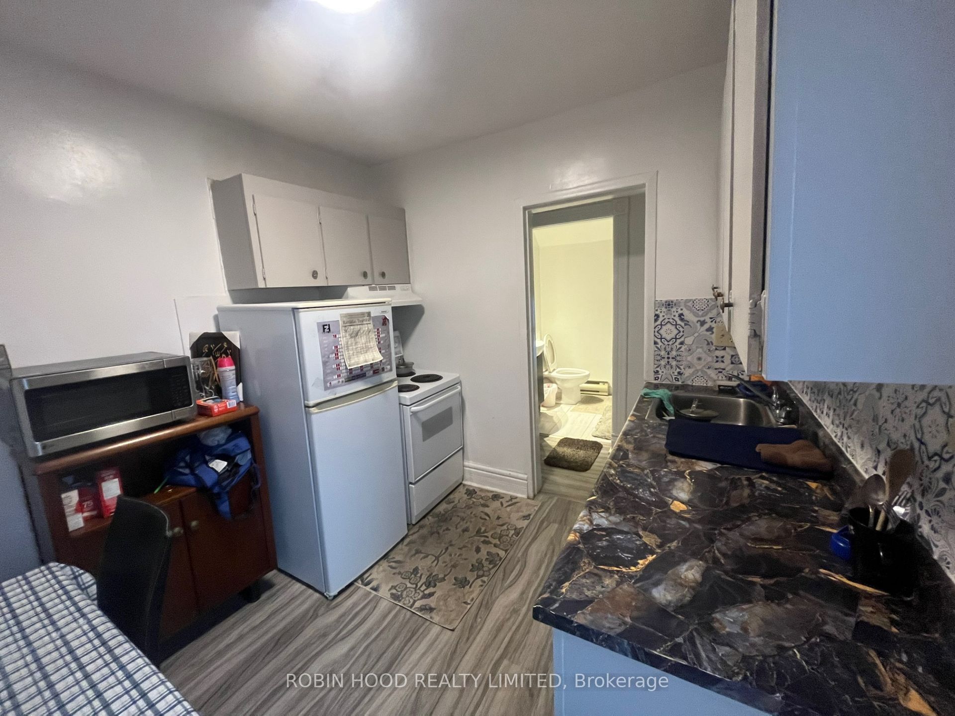 173 Adelaide Street N Property Photo 27