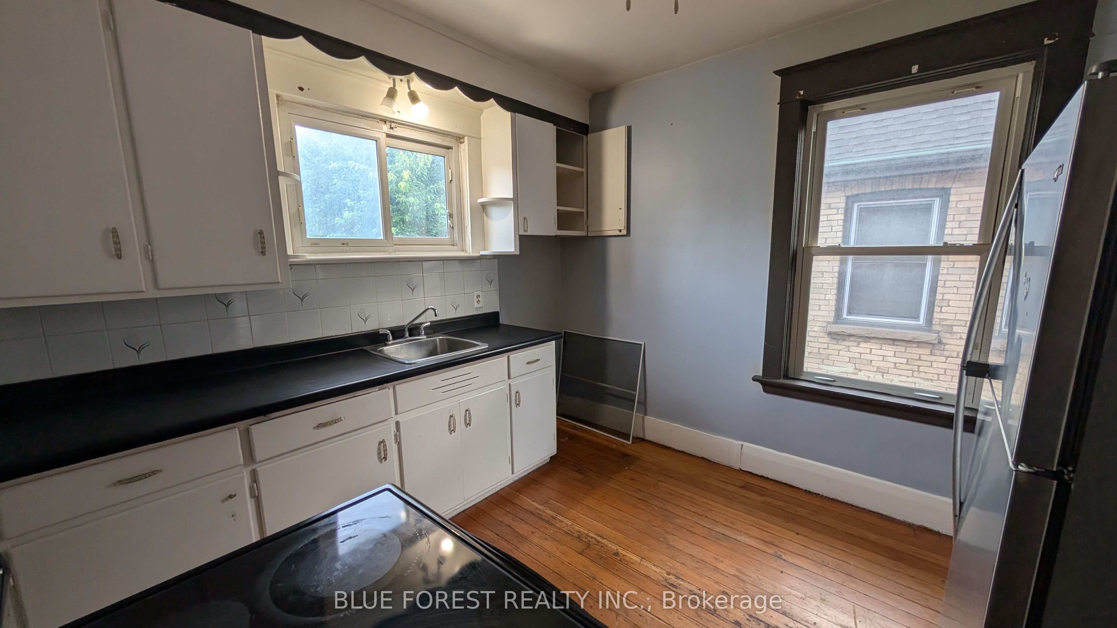867 Queens Avenue Property Photo 19