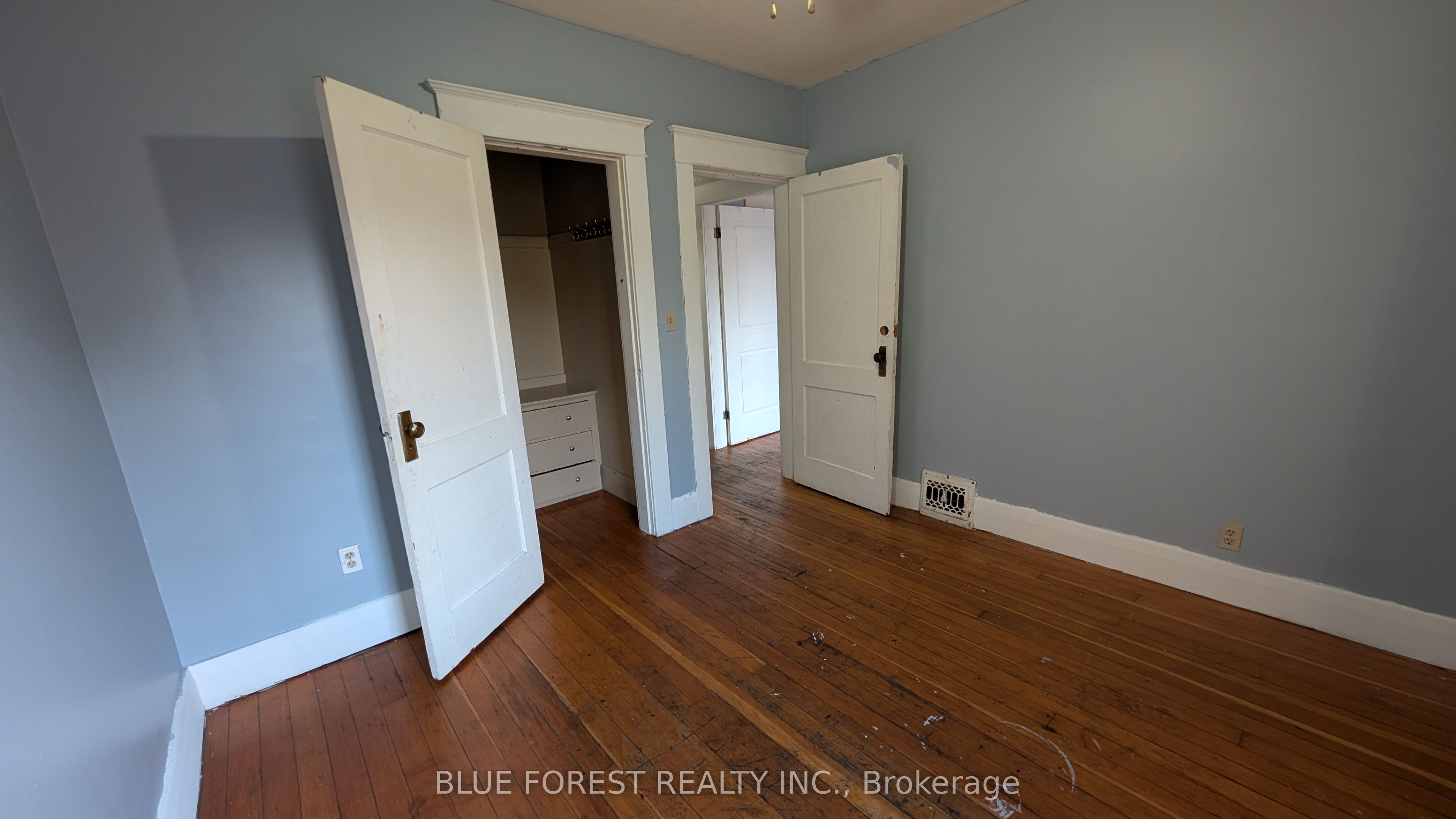 867 Queens Avenue Property Photo 27