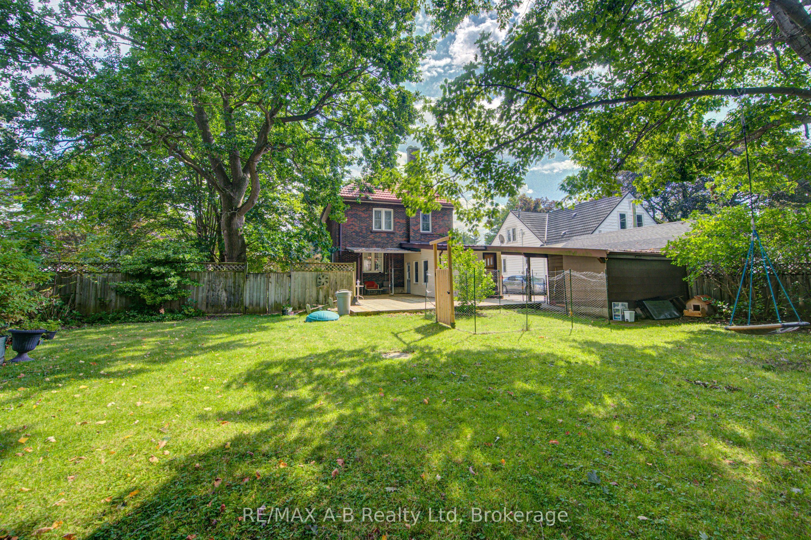31 John Street Property Photo 33
