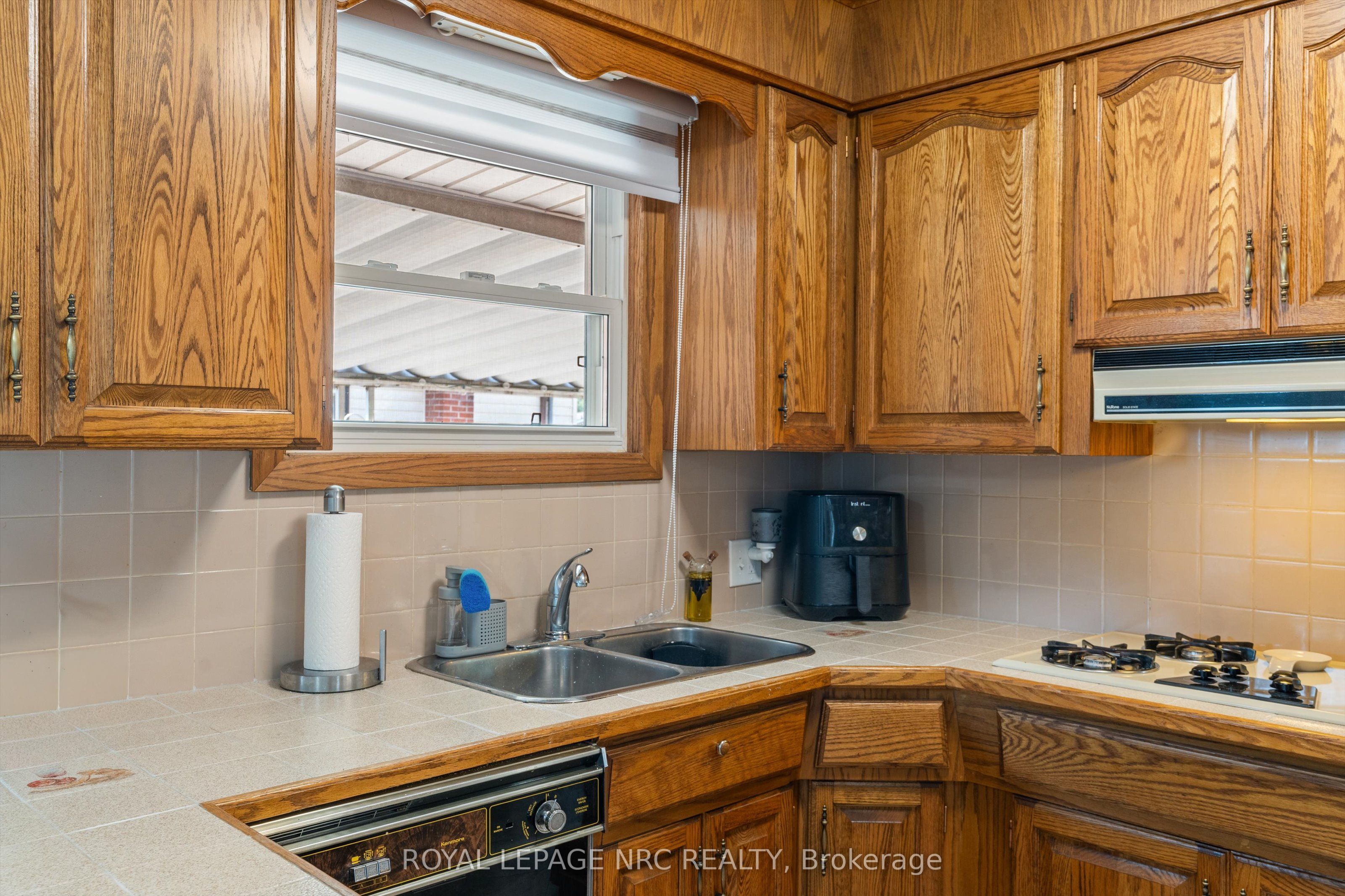 161 Catherine Street Property Photo 14