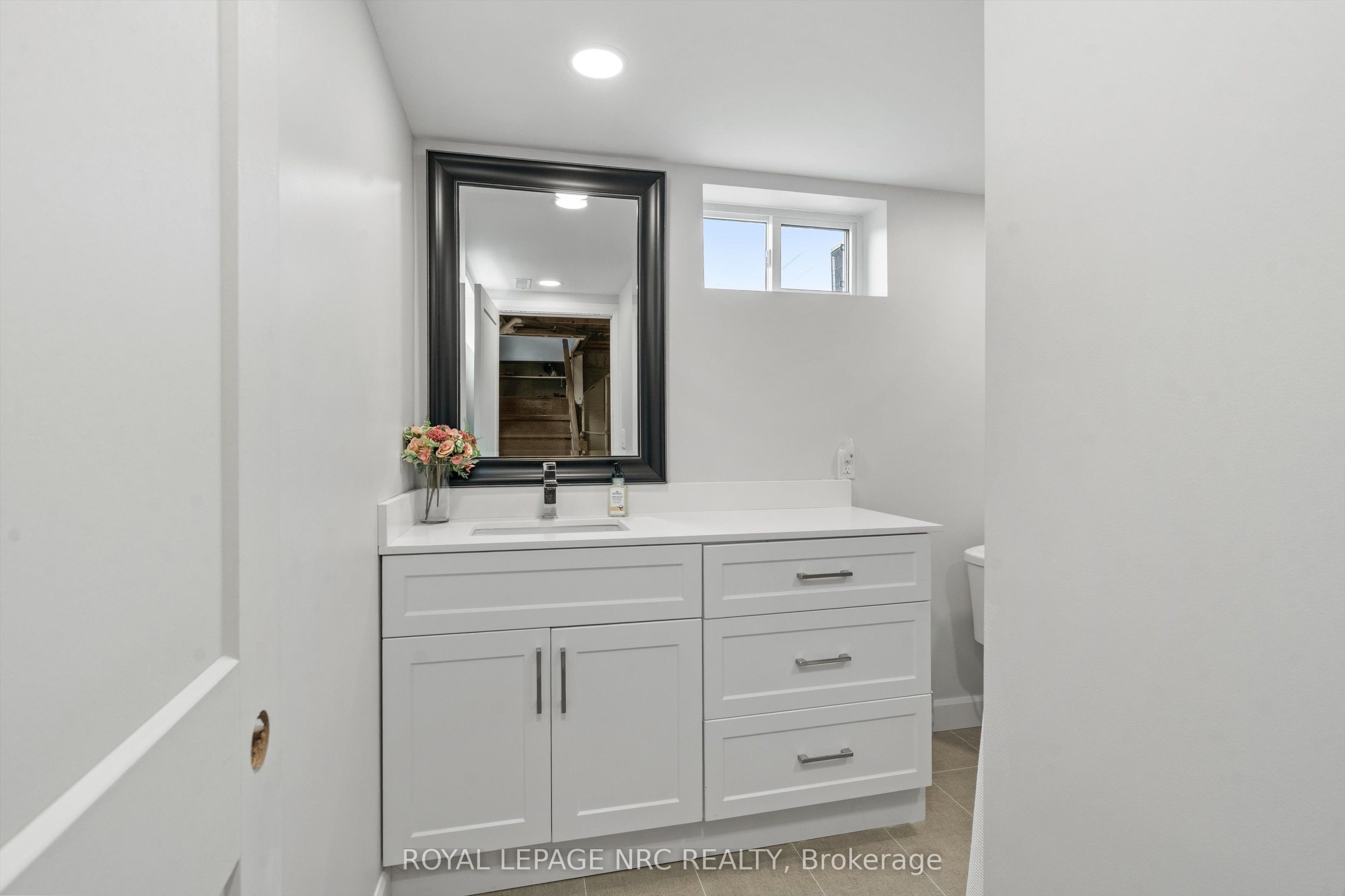 161 Catherine Street Property Photo 30