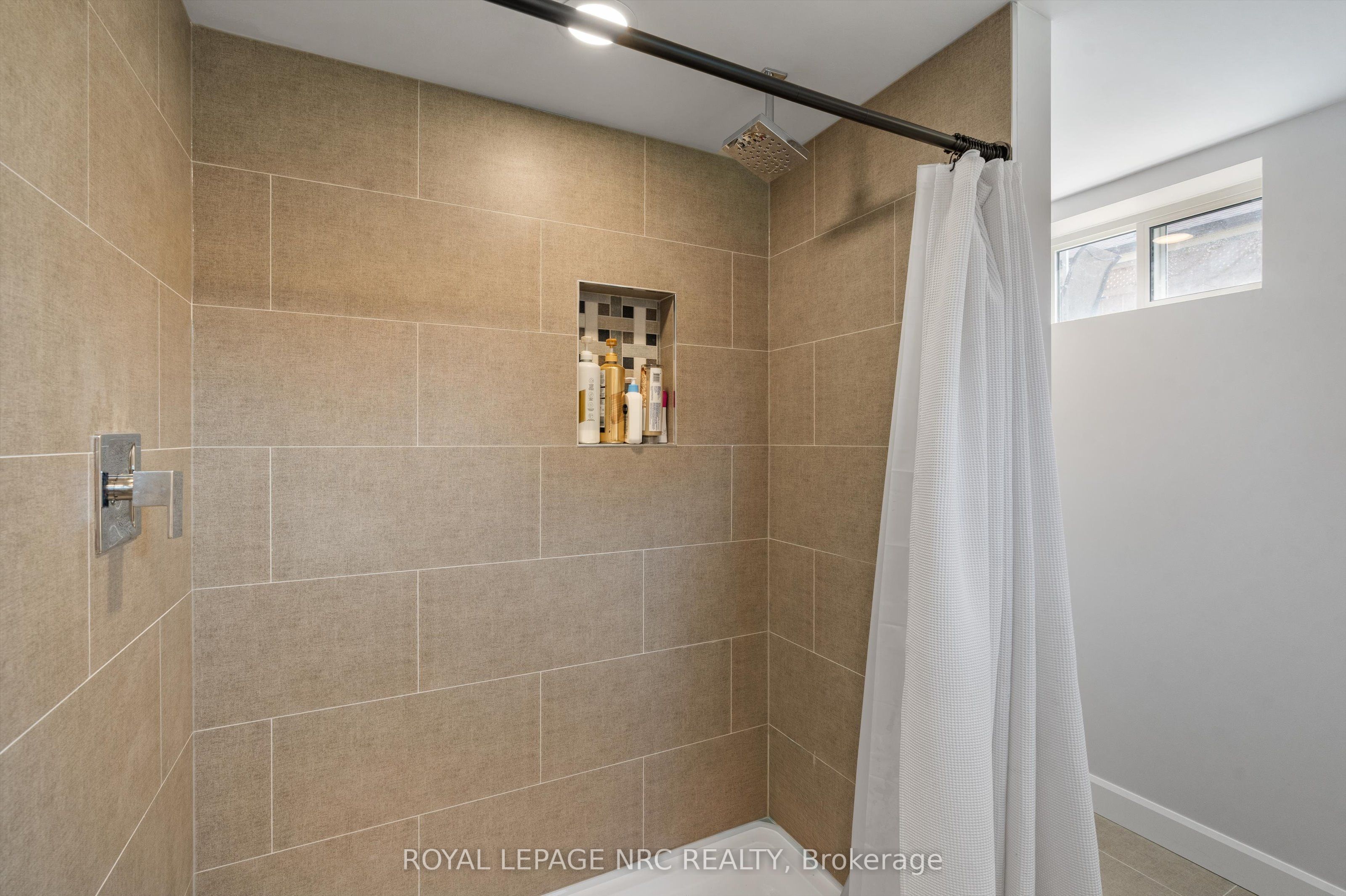 161 Catherine Street Property Photo 31