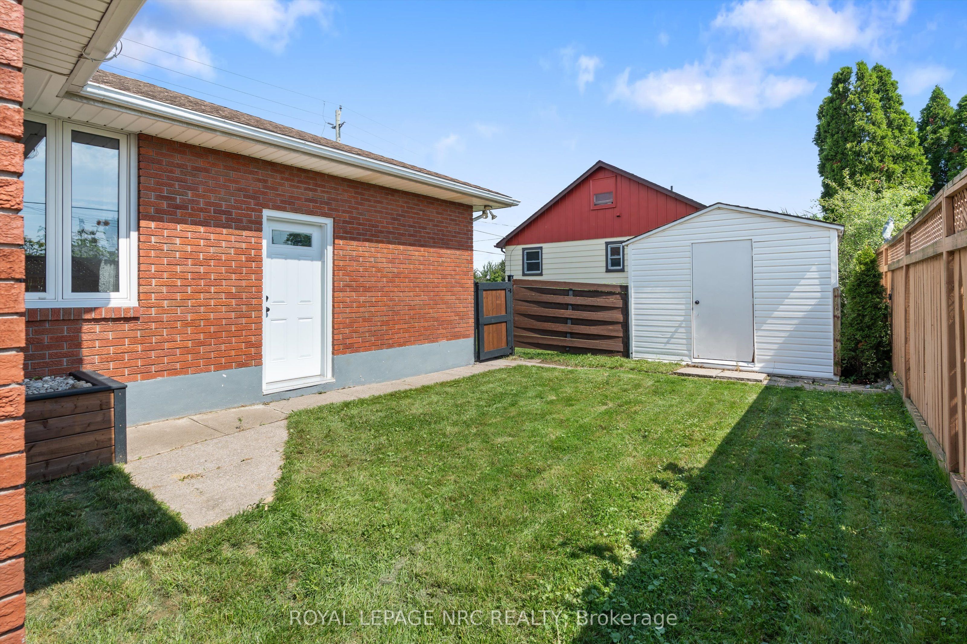 161 Catherine Street Property Photo 36