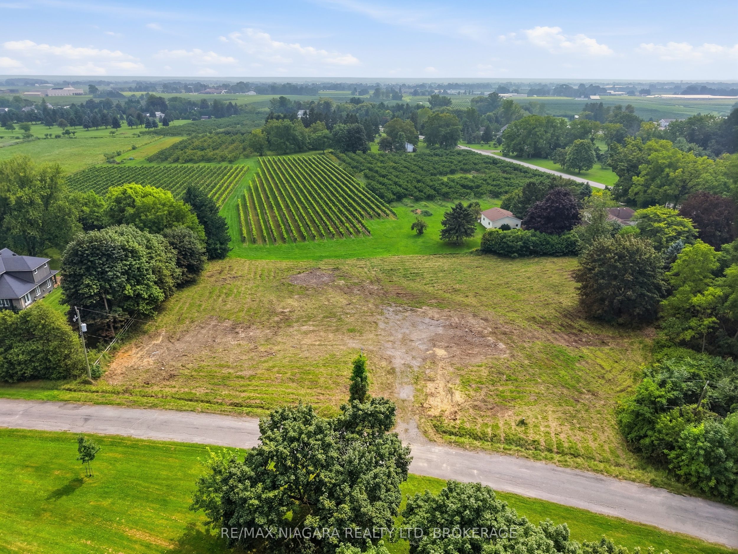 1611 Lakeshore Road Property Photo 2
