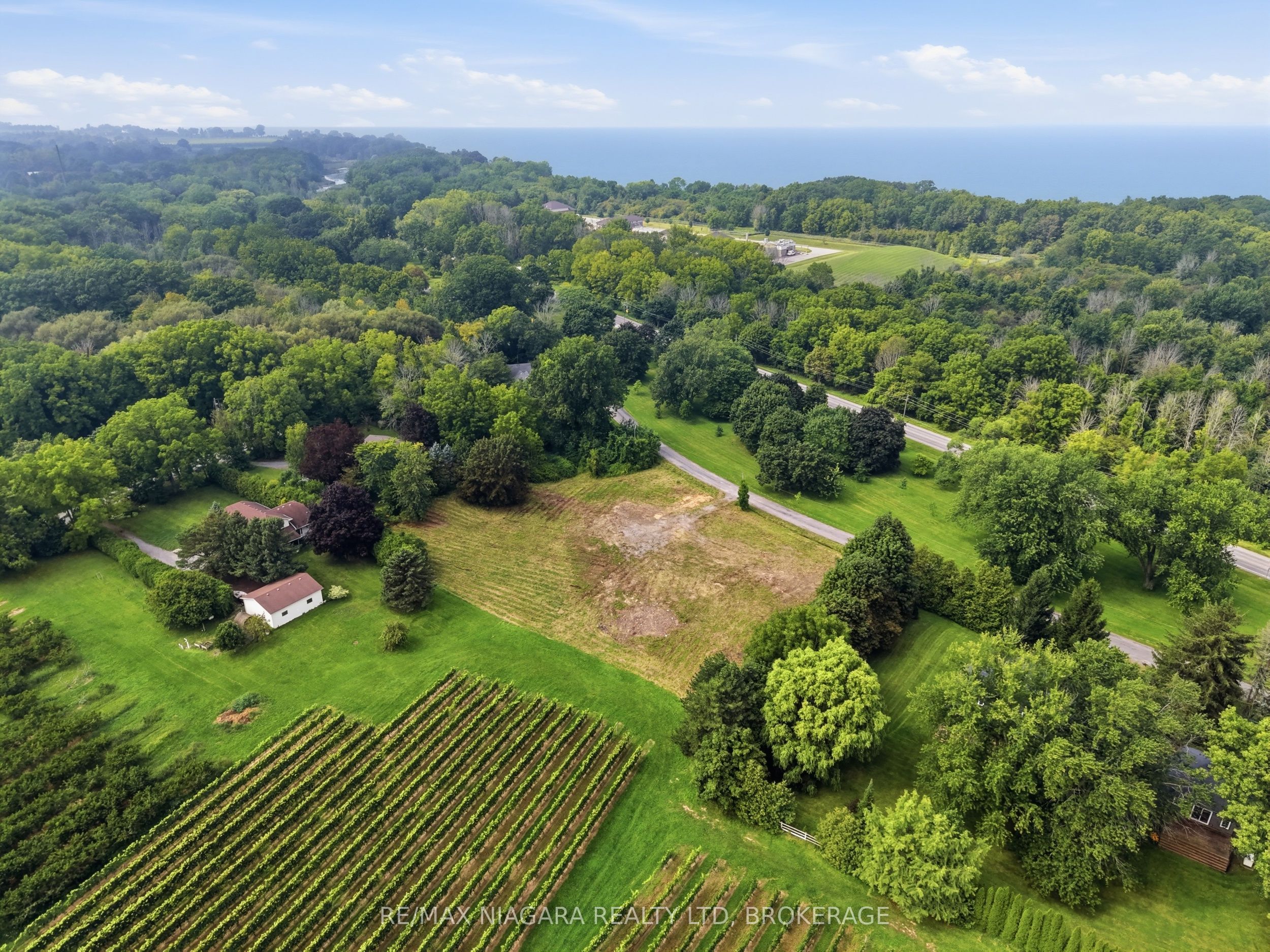1611 Lakeshore Road Property Photo 6
