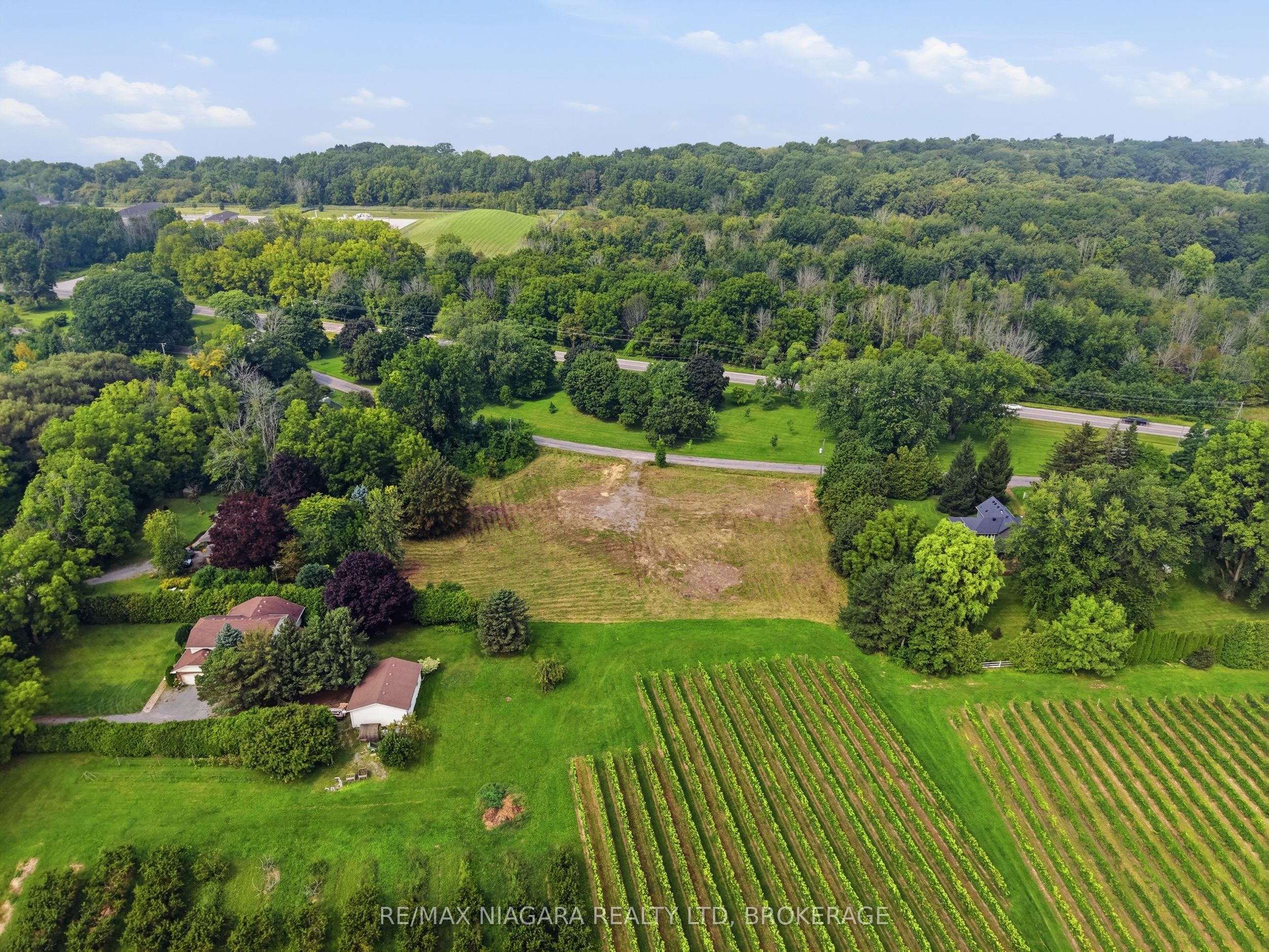 1611 Lakeshore Road Property Photo 7