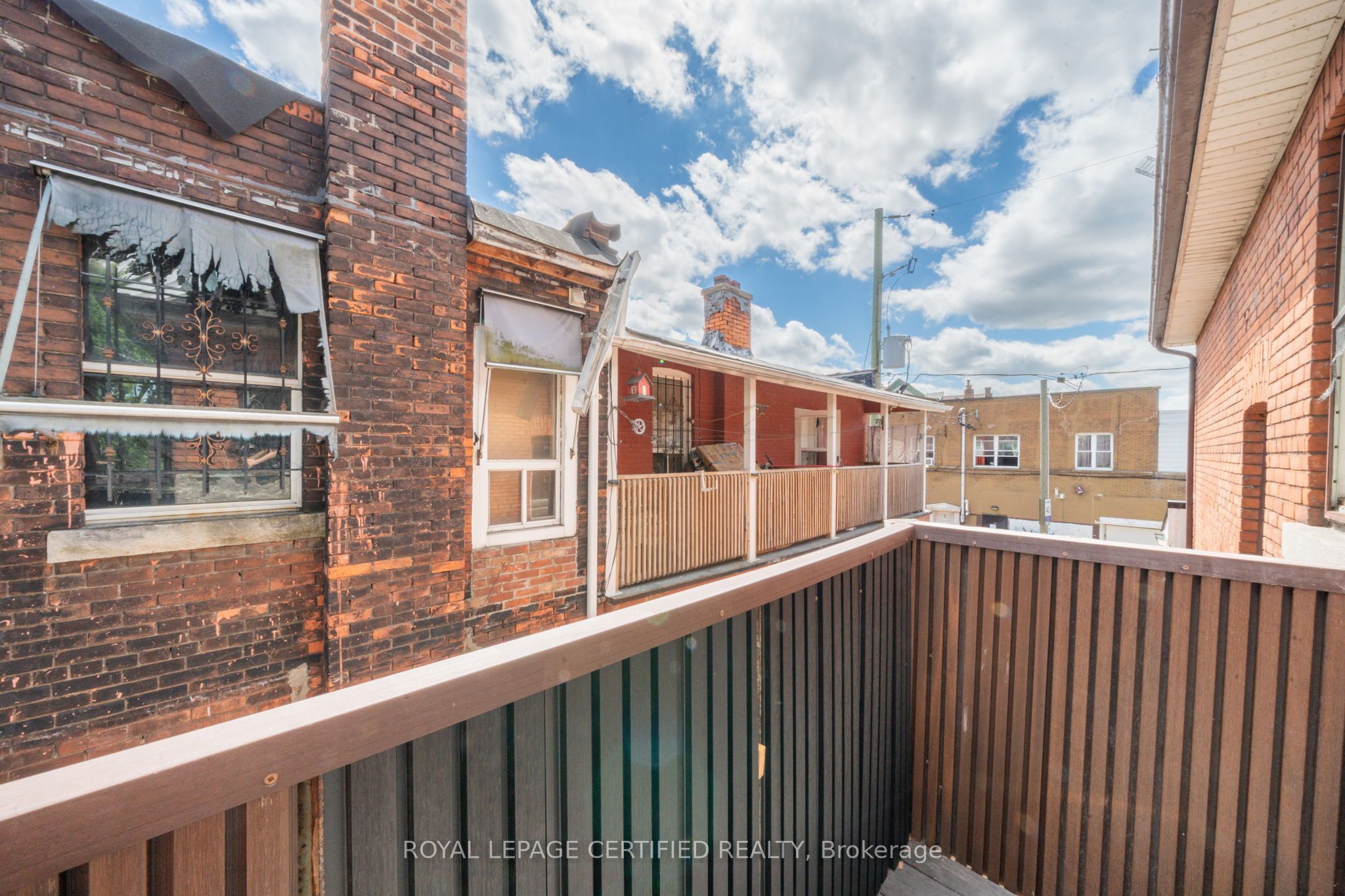 10 Fairleigh Avenue N Property Photo 10