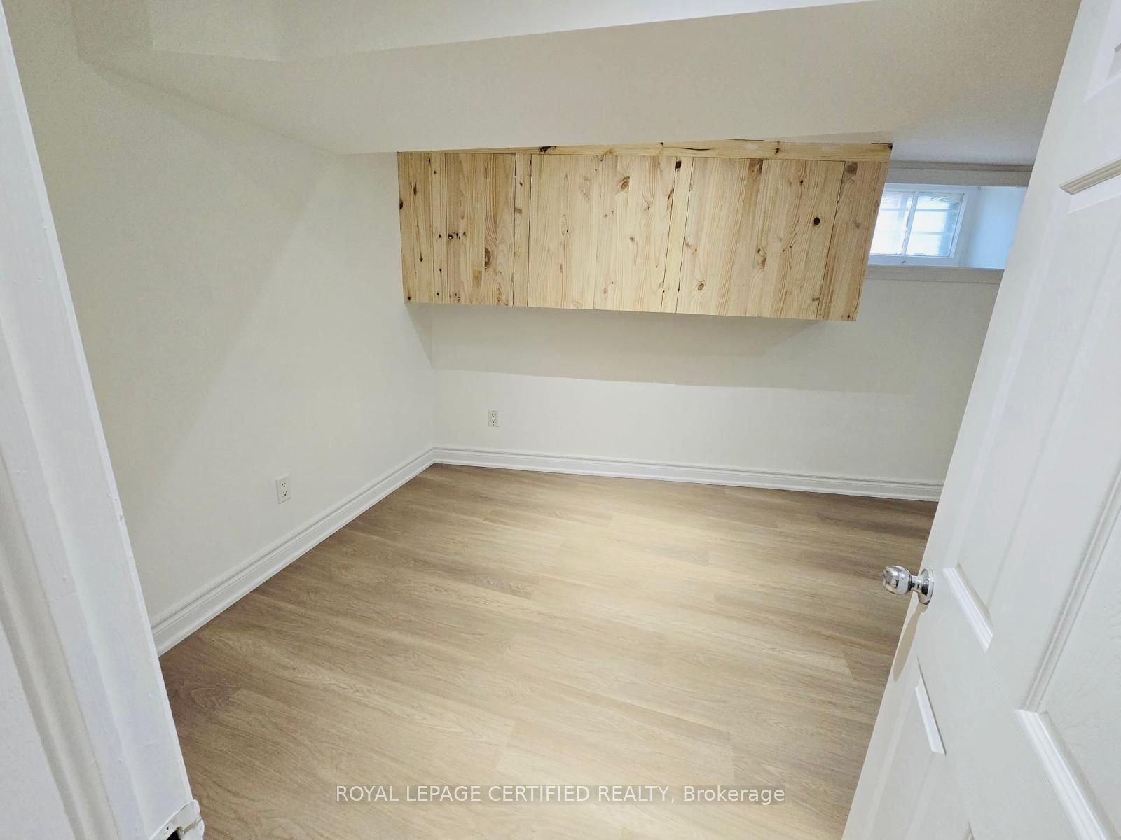 10 Fairleigh Avenue N Property Photo 31