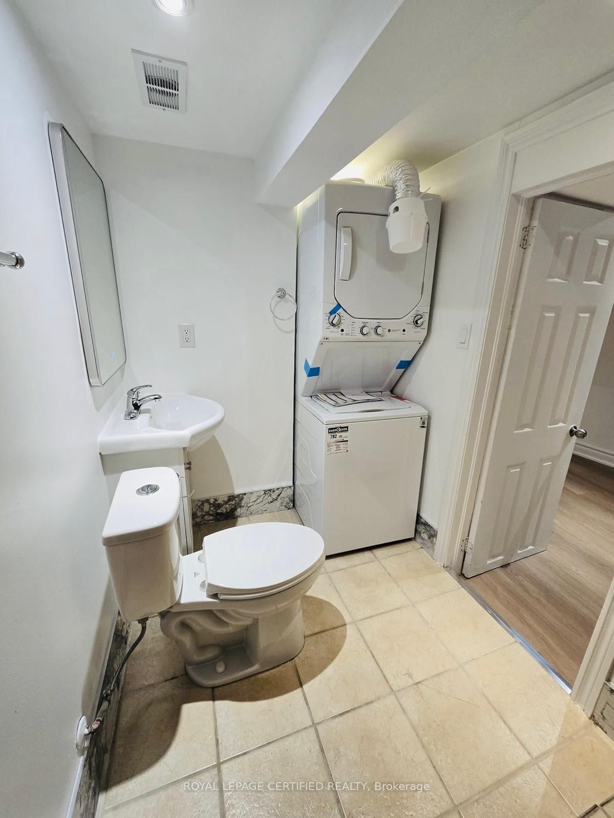 10 Fairleigh Avenue N Property Photo 34