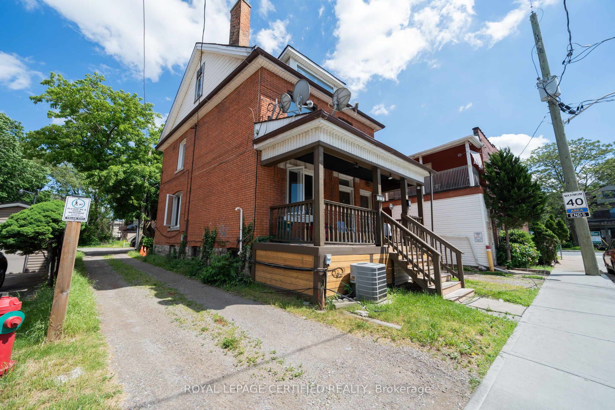 10 Fairleigh Avenue N Property Photo 38