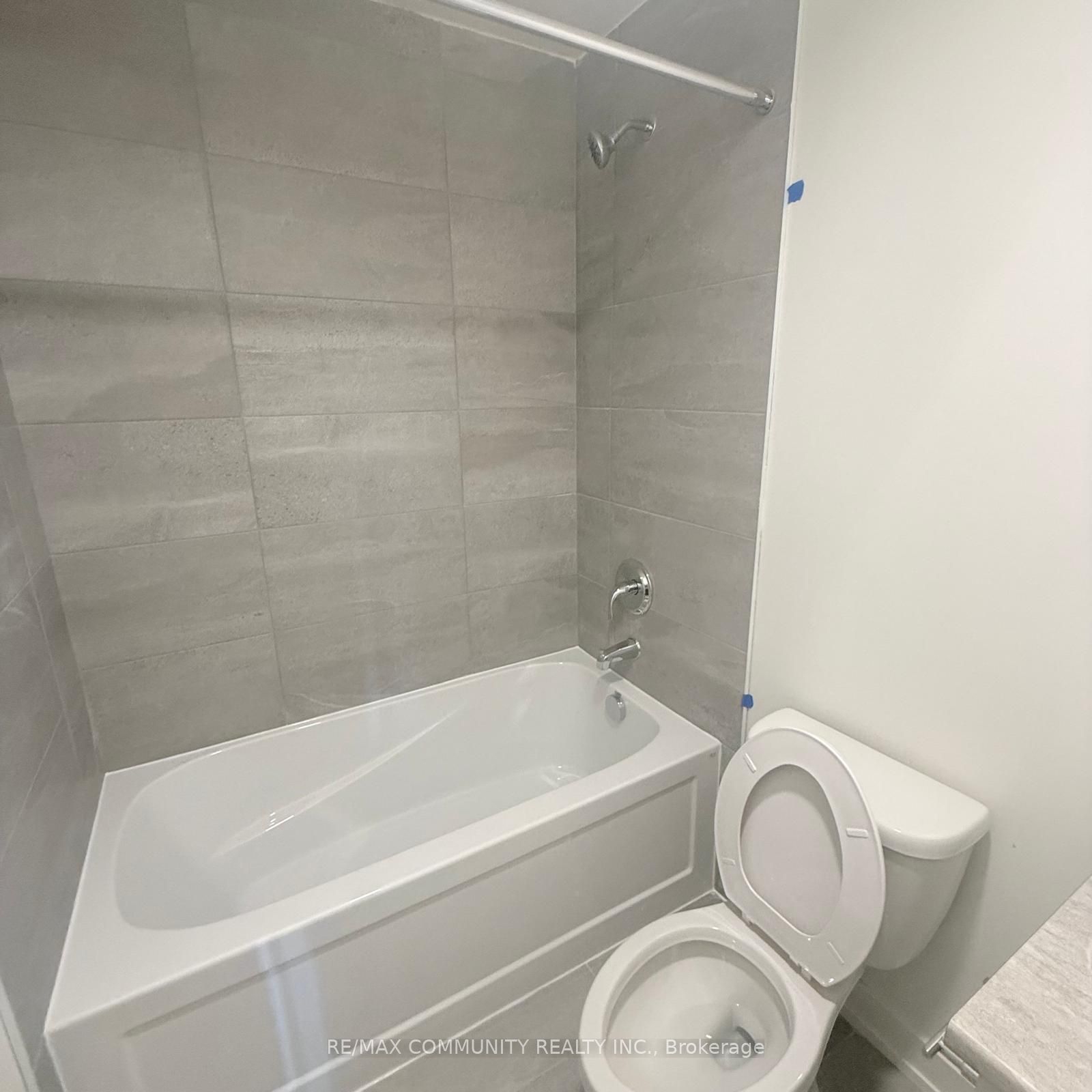 16 Melbourne Avenue 309b Property Photo 6