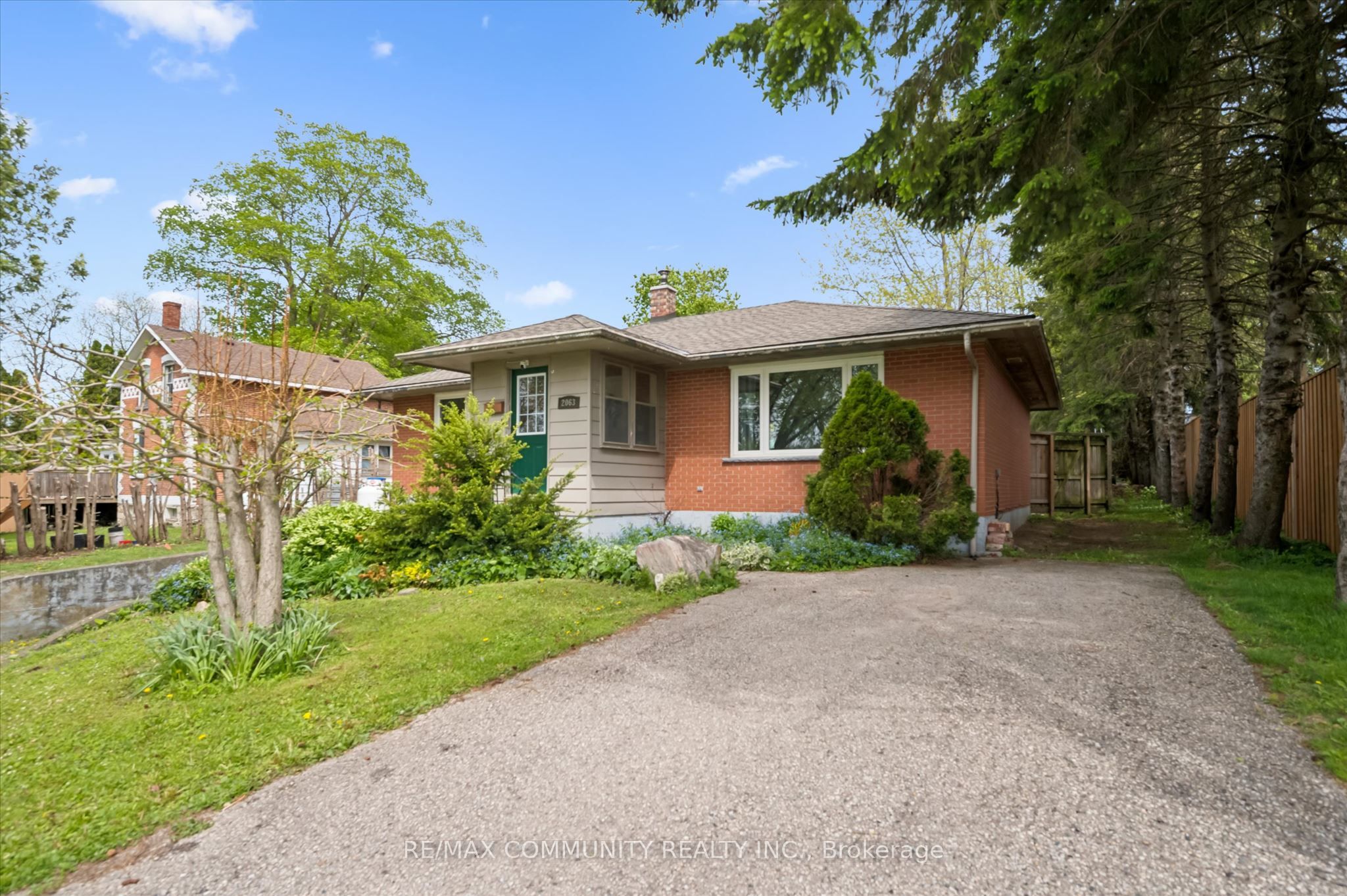 2063 George Street Property Photo 2