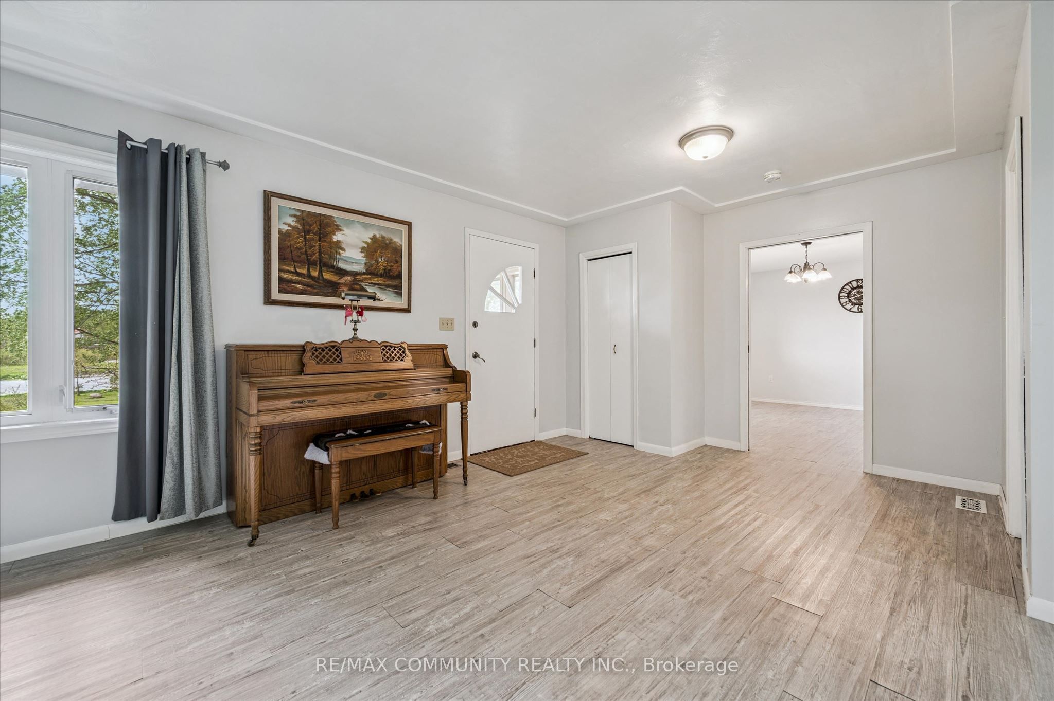 2063 George Street Property Photo 4