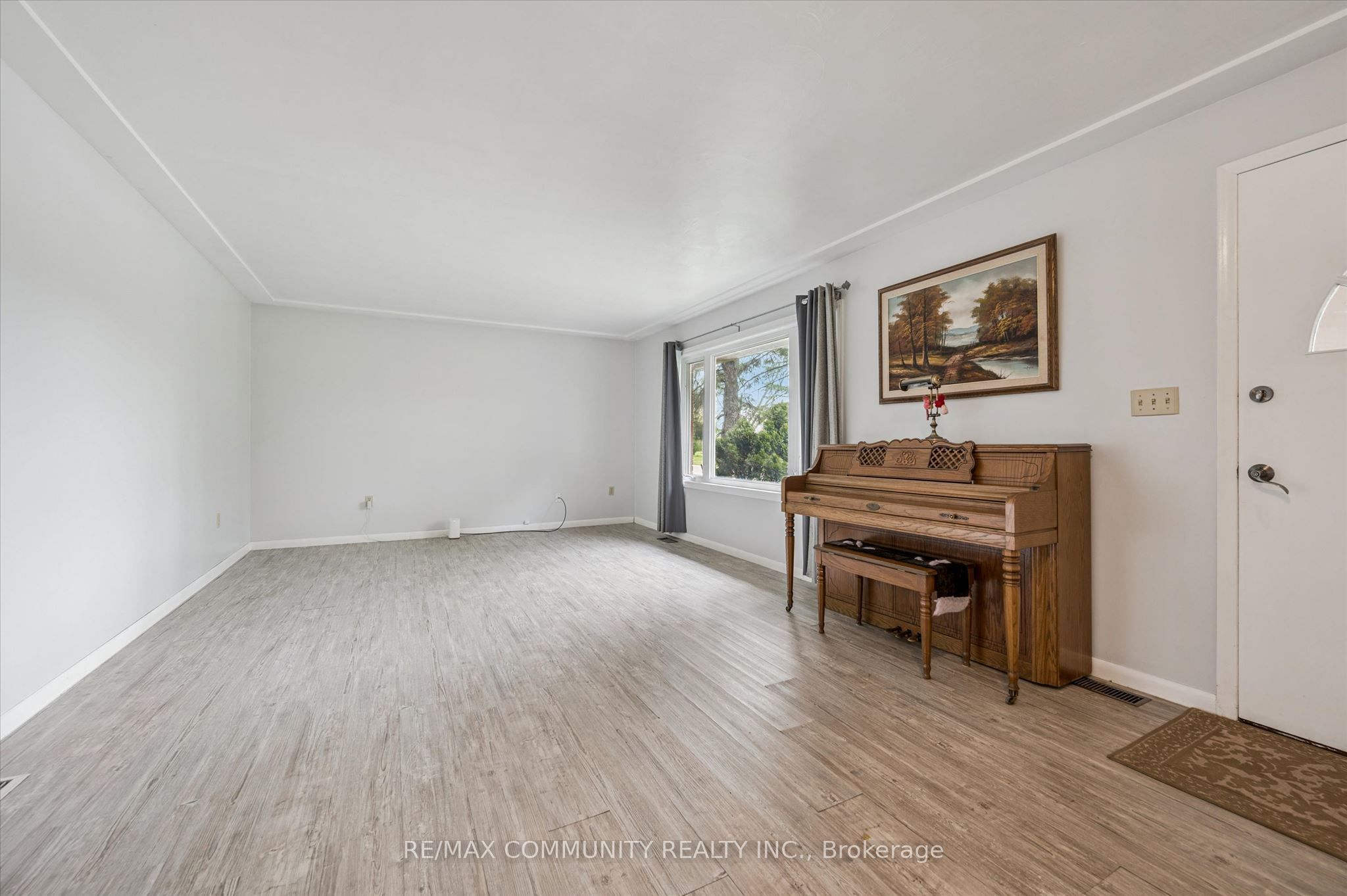 2063 George Street Property Photo 5