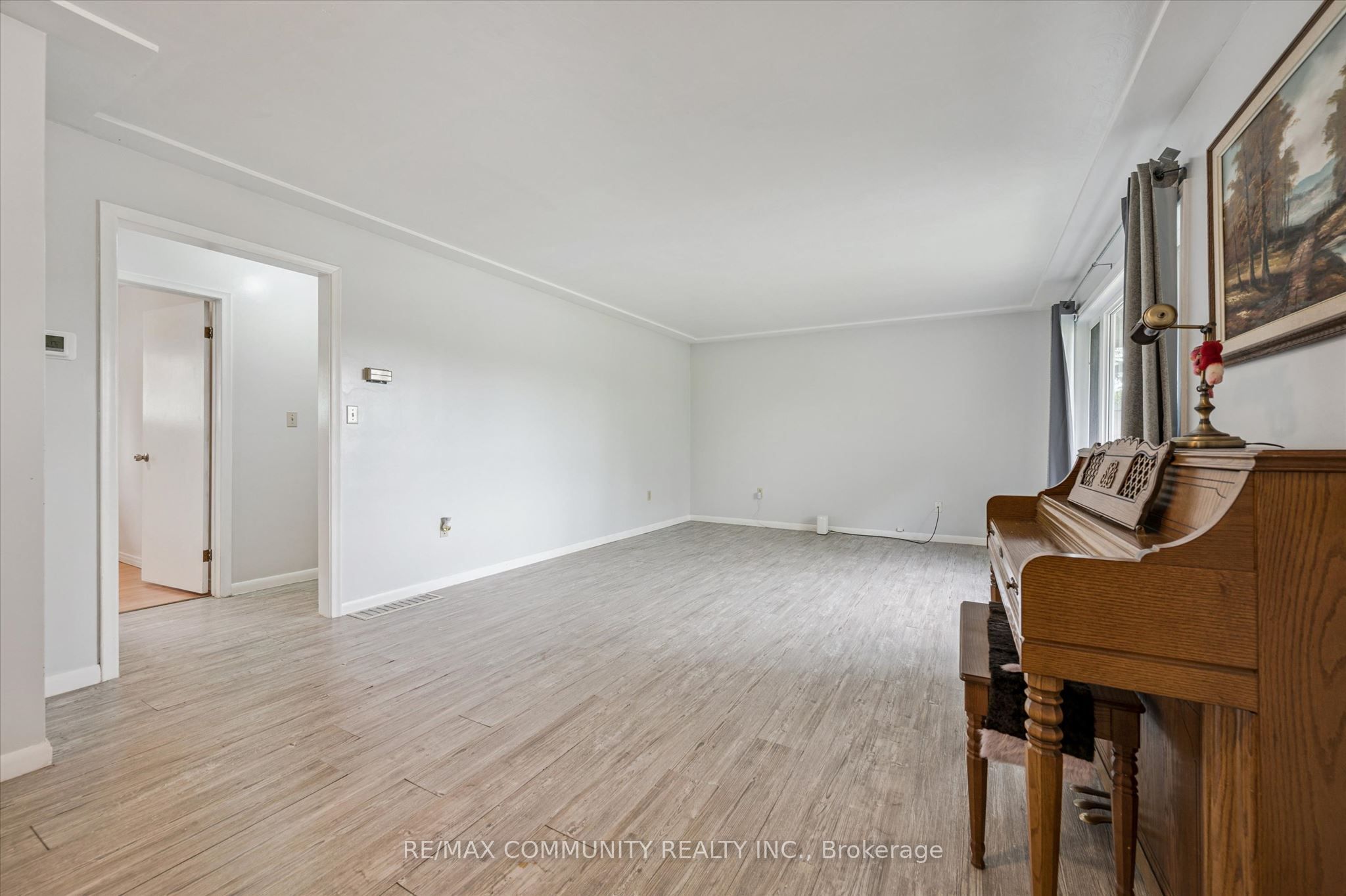 2063 George Street Property Photo 6
