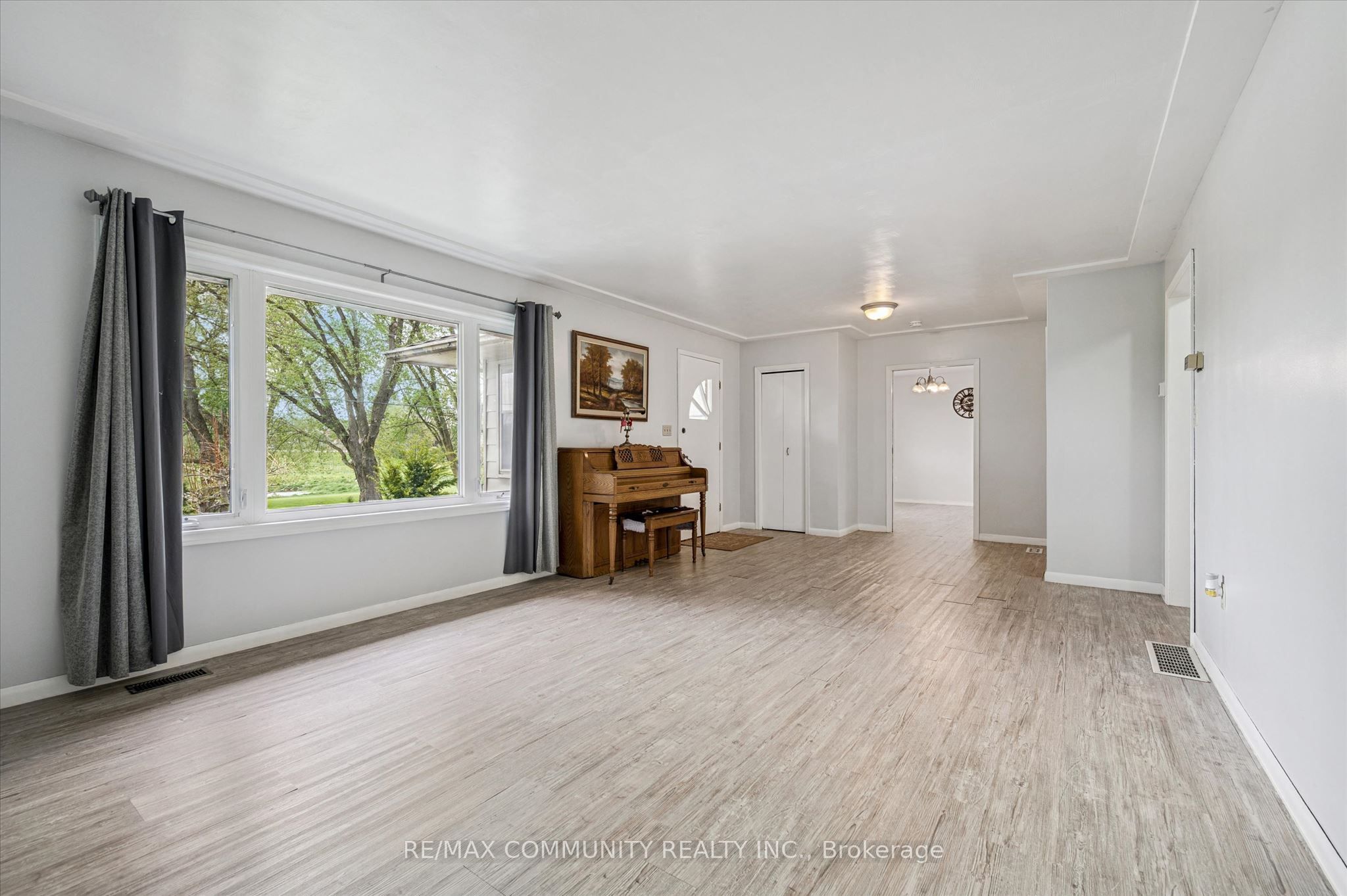 2063 George Street Property Photo 7