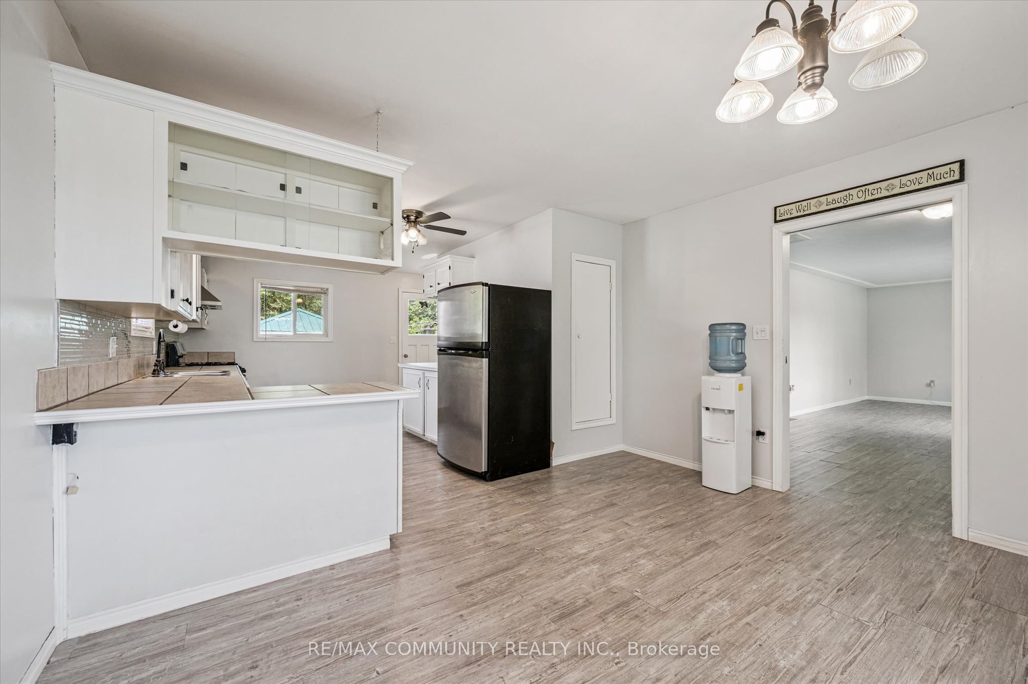 2063 George Street Property Photo 8