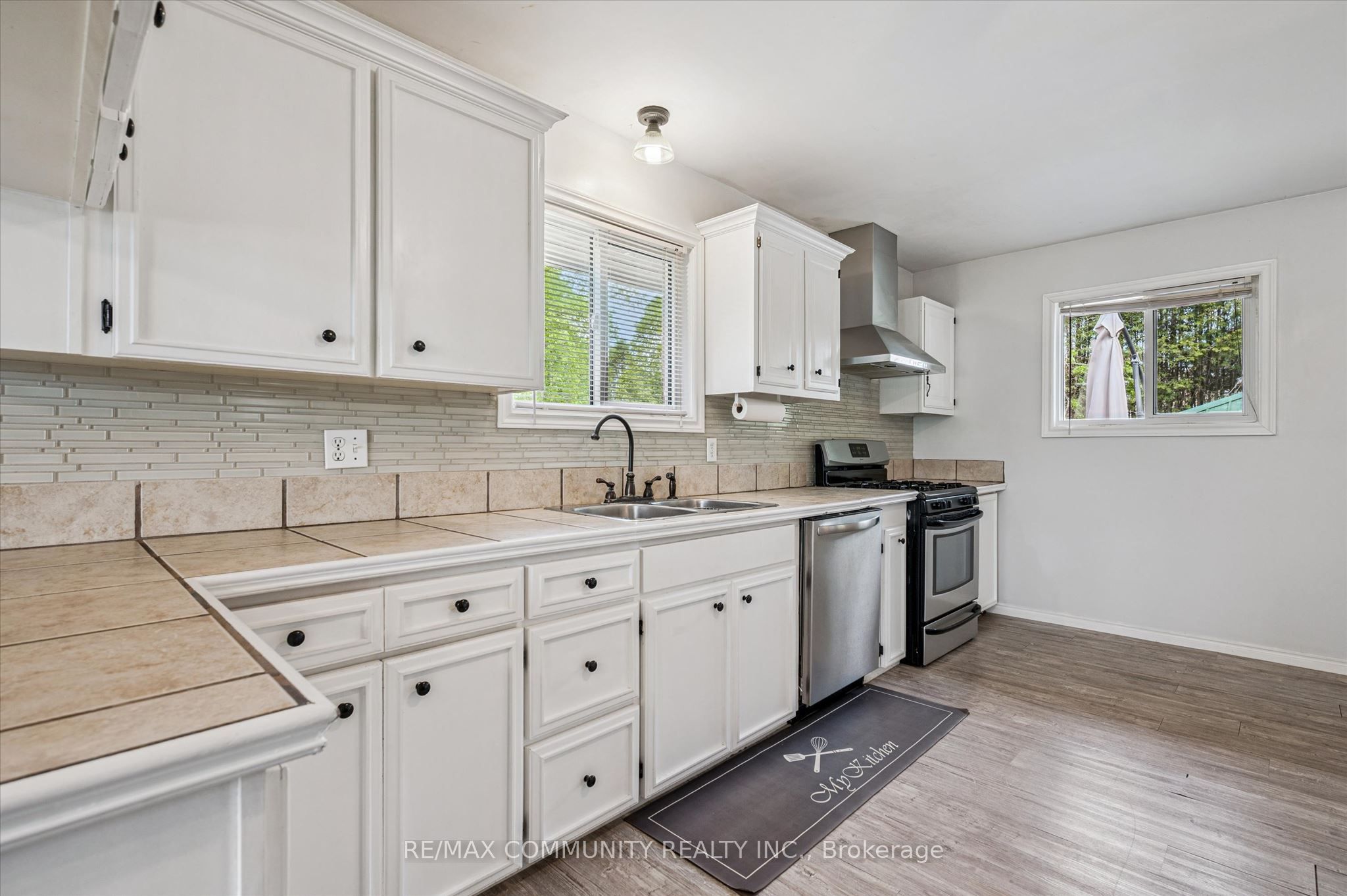 2063 George Street Property Photo 10