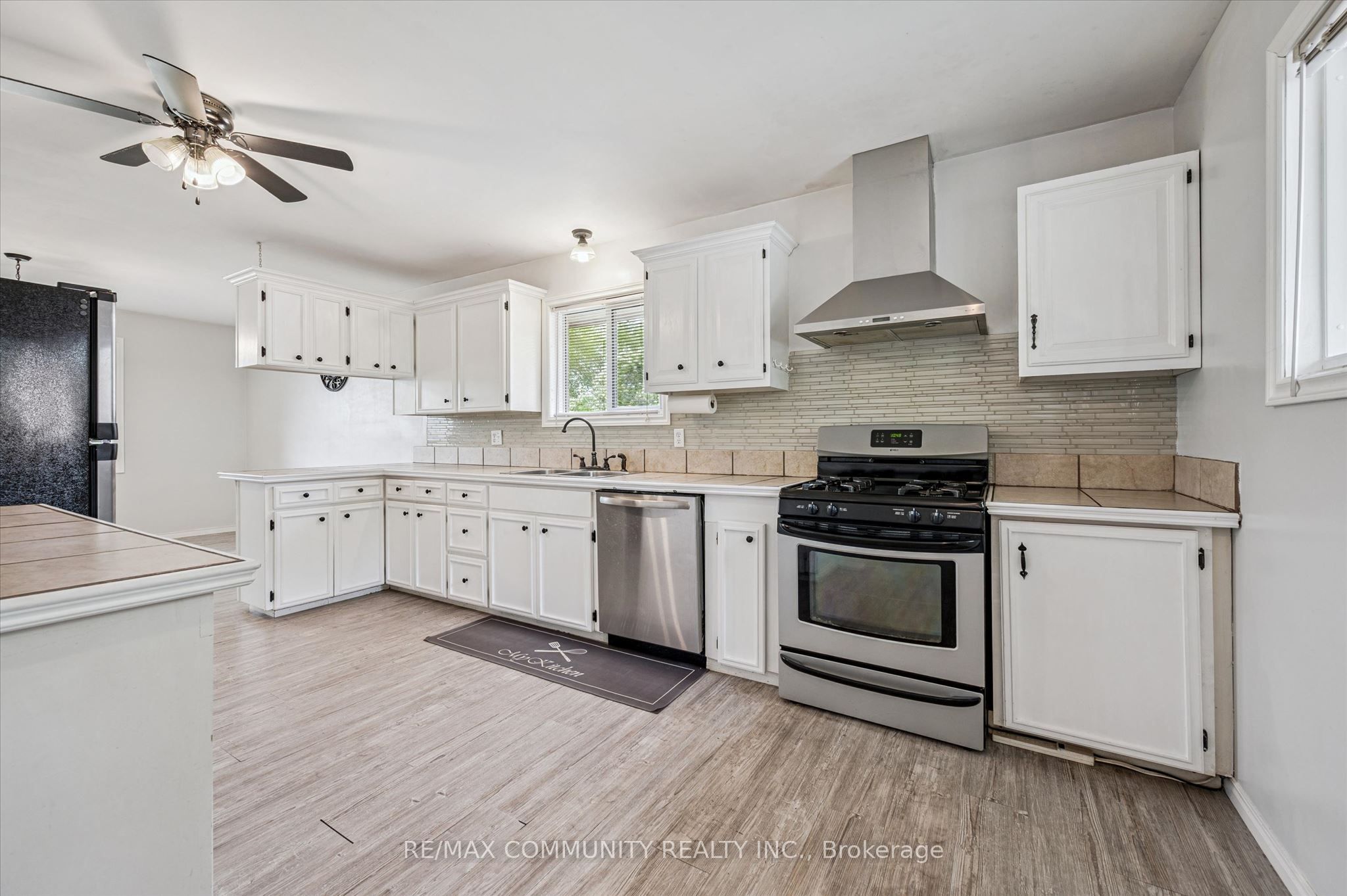 2063 George Street Property Photo 11