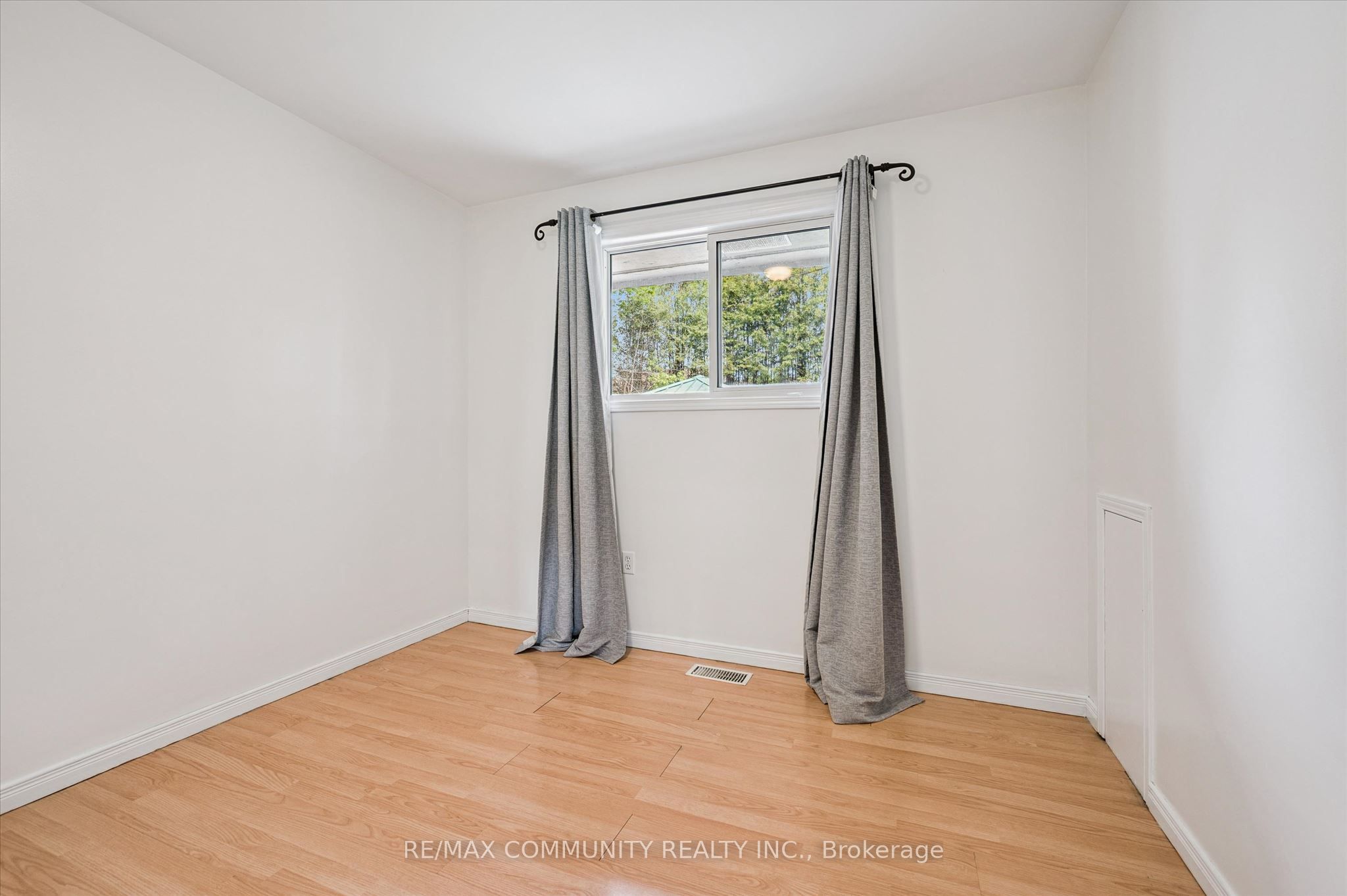 2063 George Street Property Photo 15