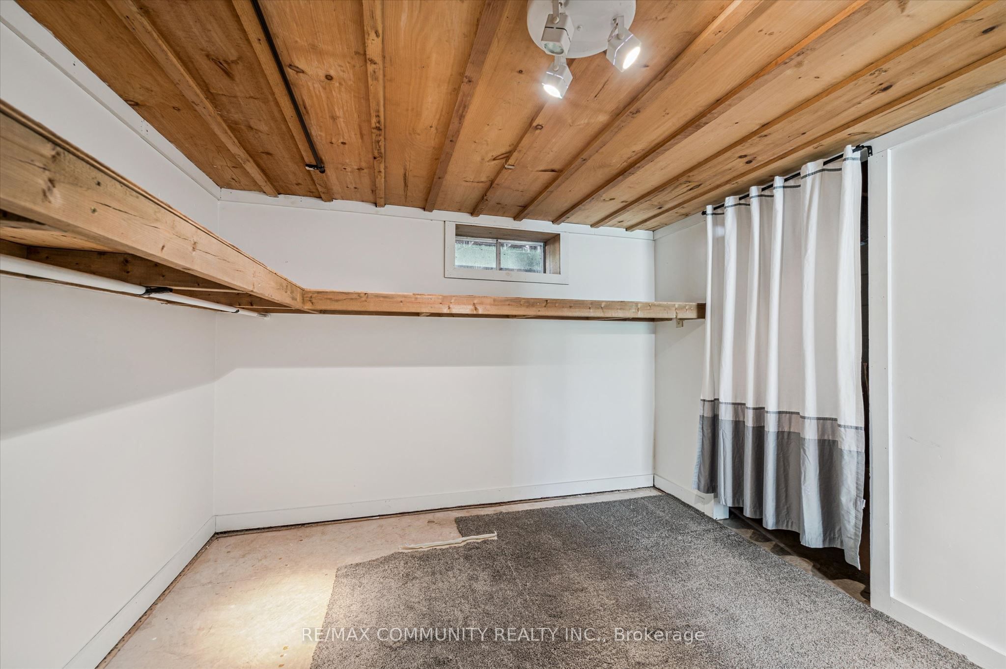 2063 George Street Property Photo 23