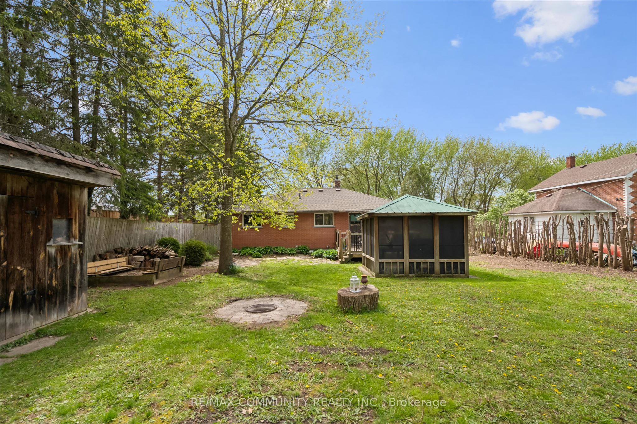 2063 George Street Property Photo 34