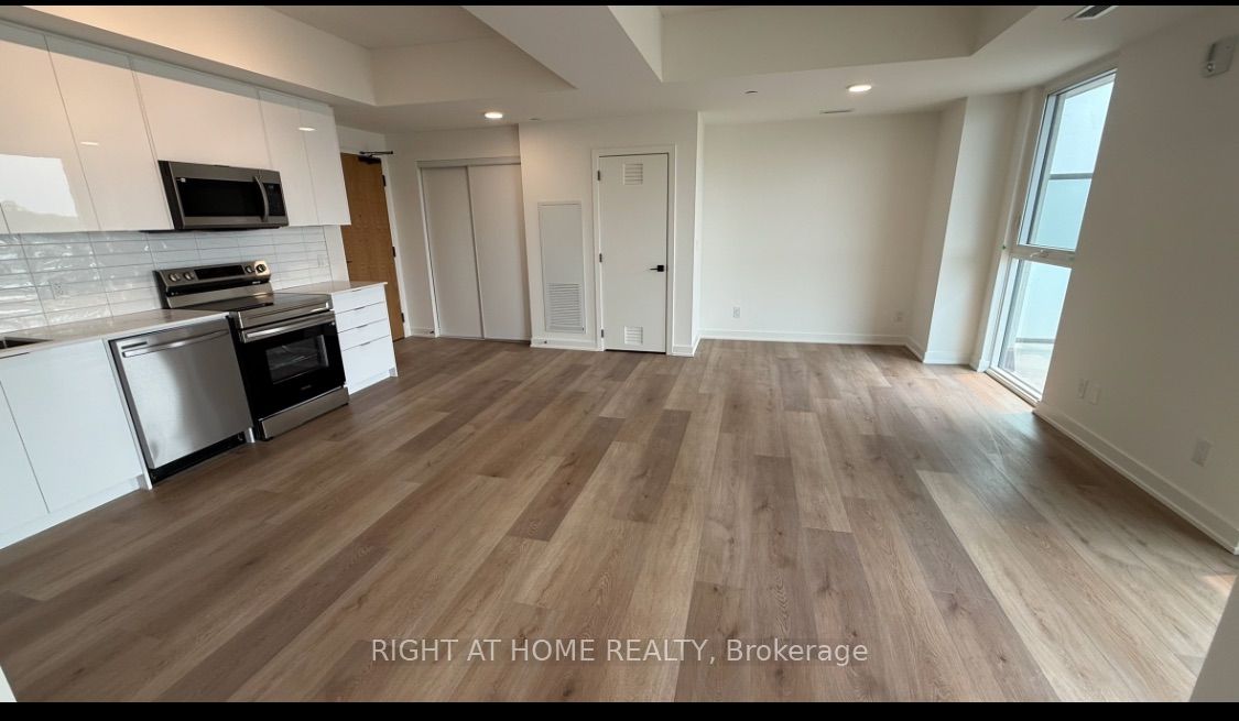 33 Erie Avenue 506 Property Photo 1