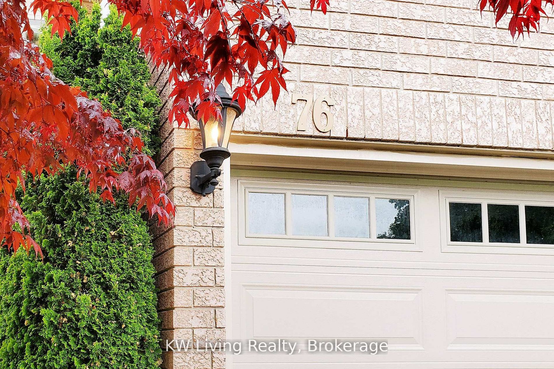 76 Spooner Crescent Property Photo 2