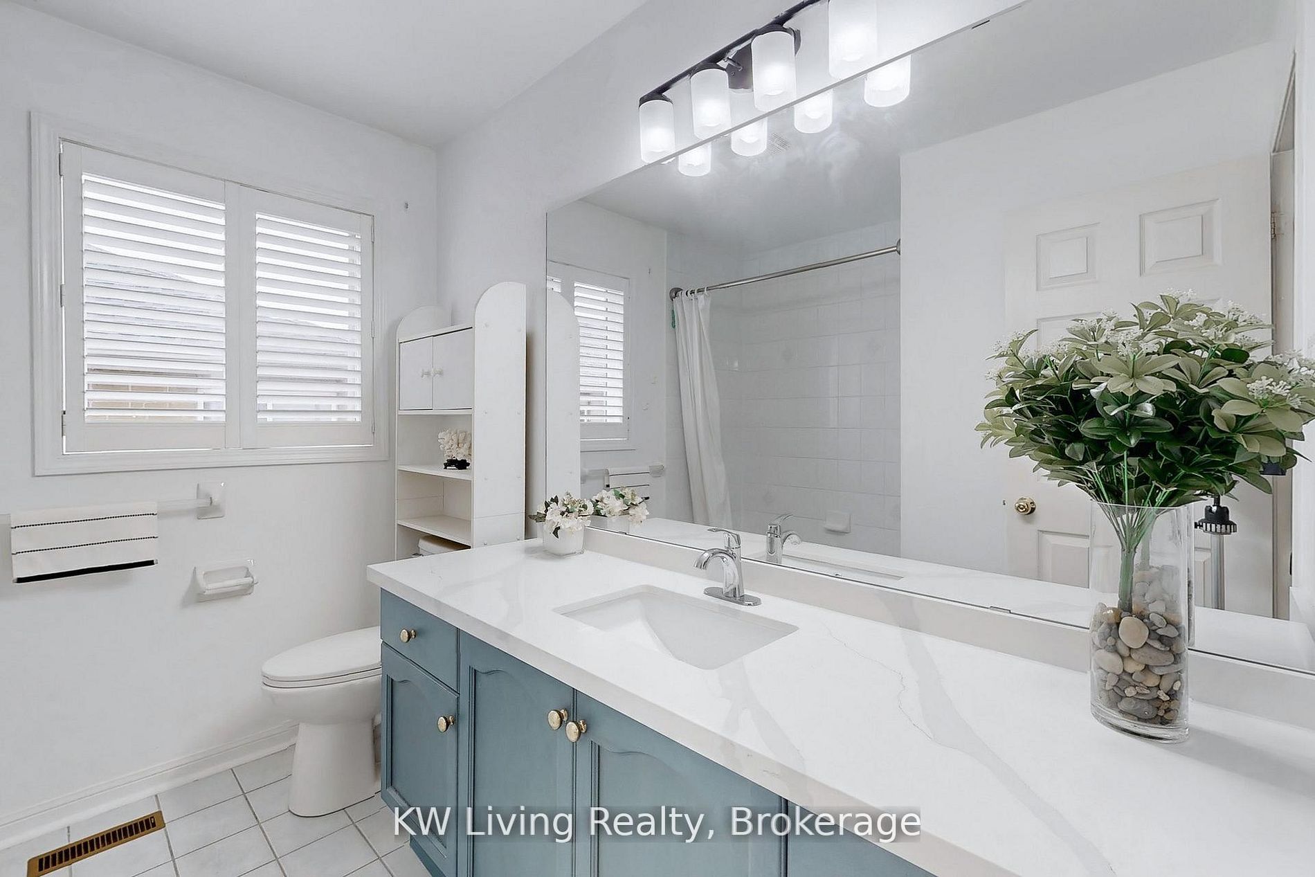 76 Spooner Crescent Property Photo 7