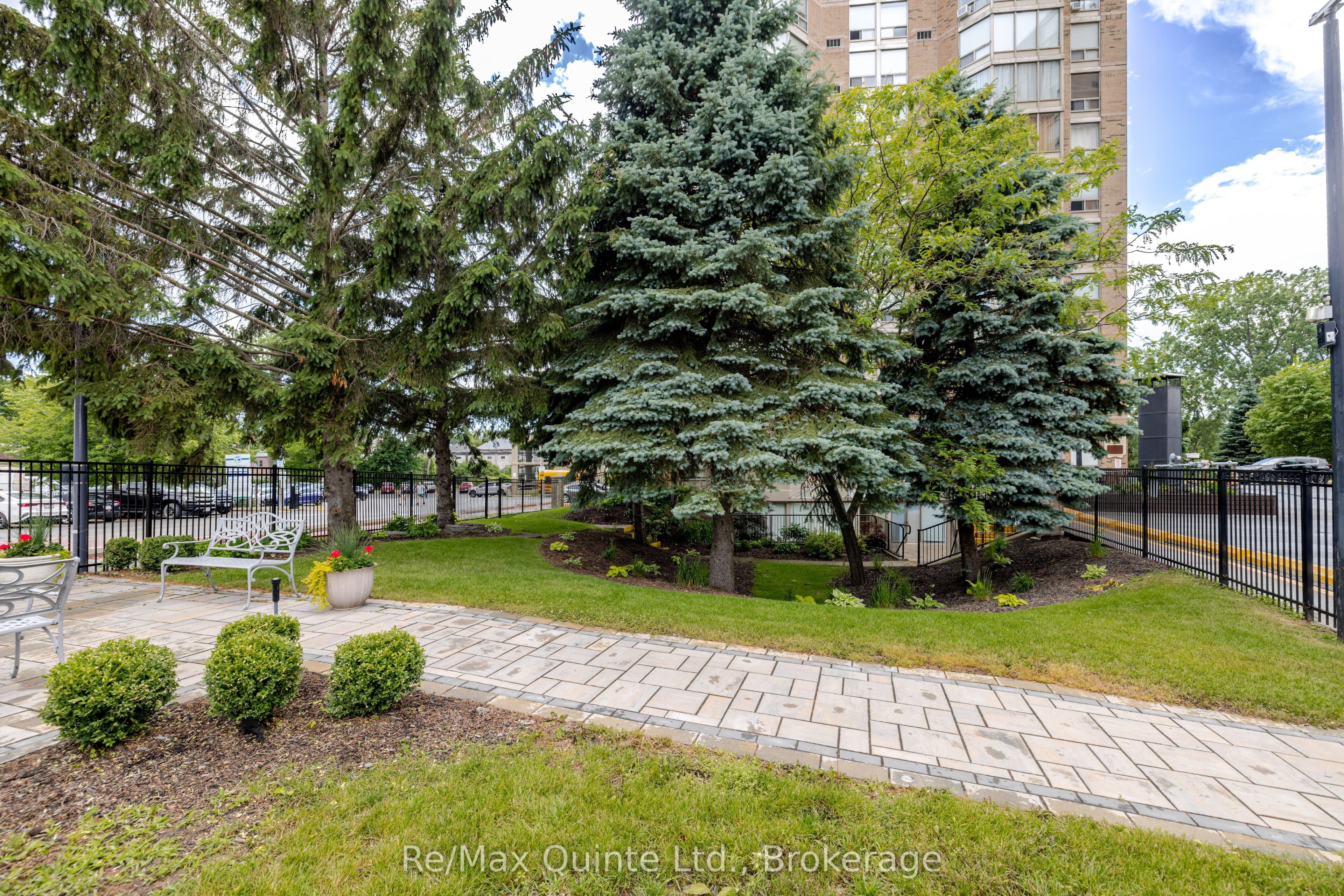 350 Front Street 604 Property Photo 16